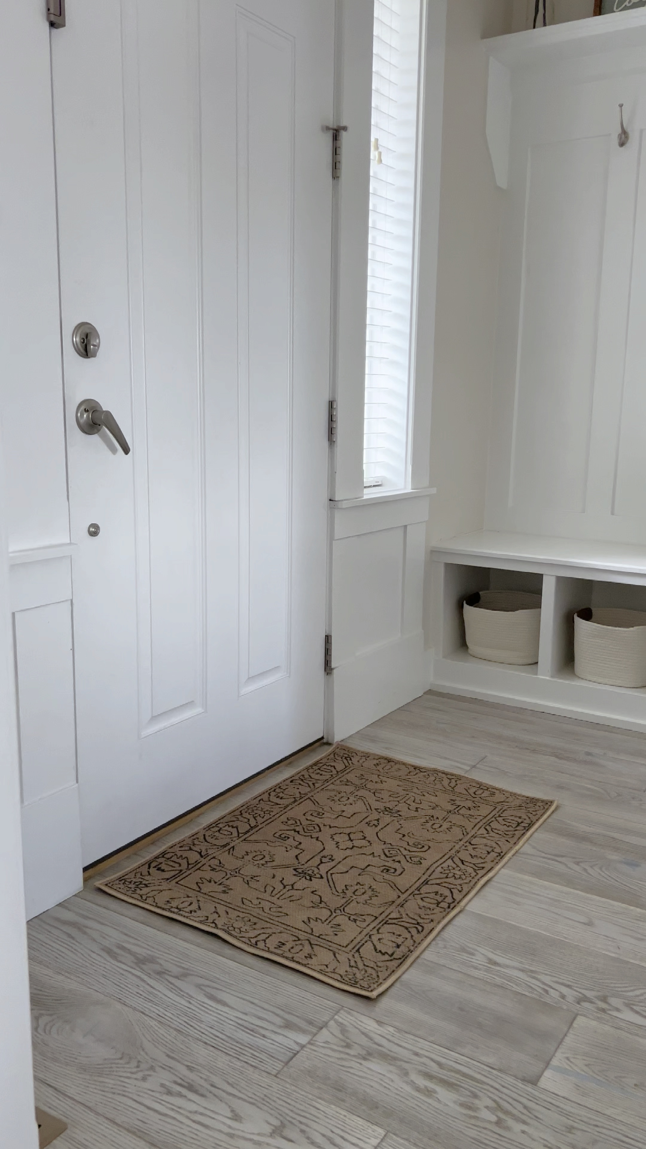 Entryway Recycled Boho Chic Jute Rug Indoor Doormat Outdoor Floor Cover Print Floral Rug Black Accent Rug for Living Room Bedroom Dining Room Patio Garden

#LTKsalealert #LTKhome #LTKSeasonal