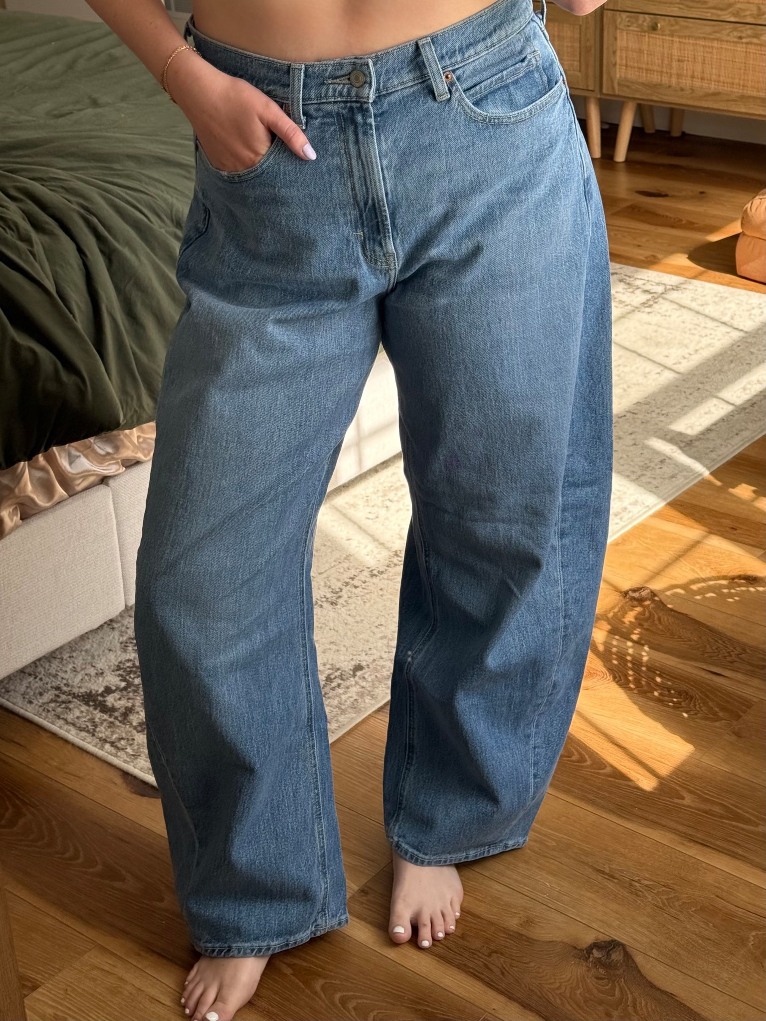 @gapstyle new fav old navy jeans! 

#LTKMidsize #LTKootd