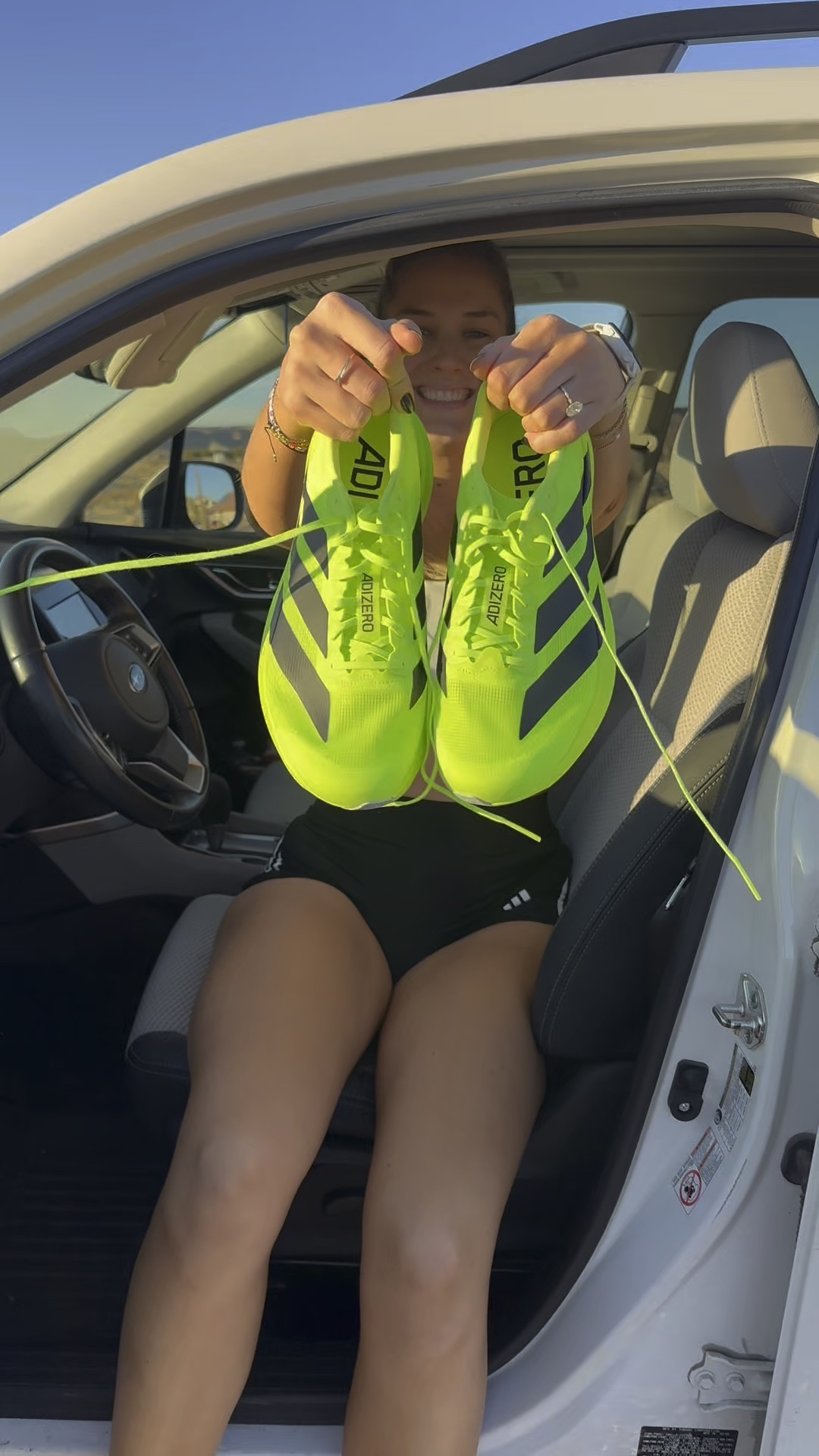 Something about a neon shoe🤩

I’ve been loving the new Adizero Evo SL from @adidas. I’ve linked them in my LTK if you wanna check them out + my whole fit! 💛

#createdwithadidas #adidaspartner #belowaveragerunning

#LTKFitness #LTKActive