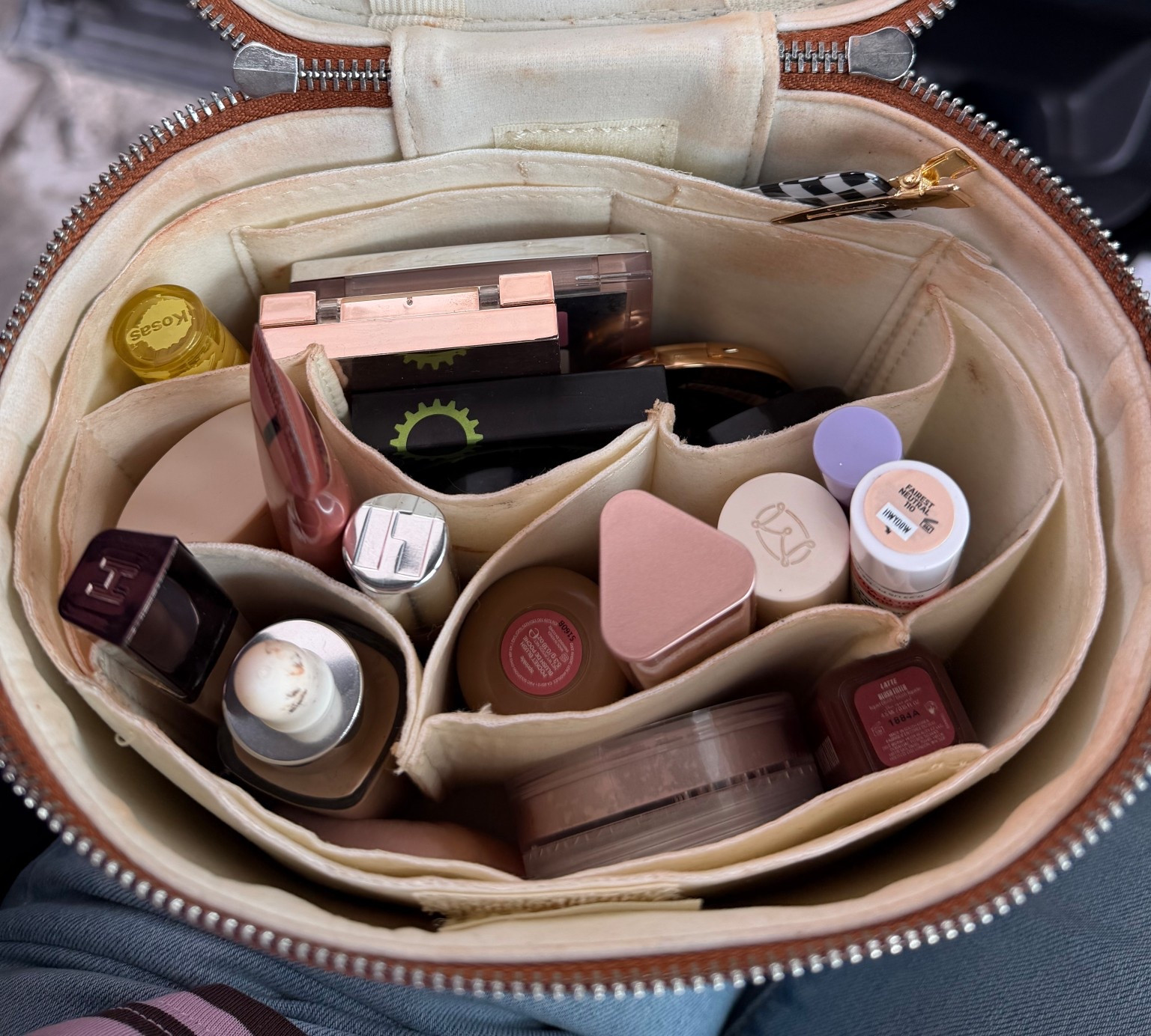 Getting ready in the car @sephora sale code SPRINGSALE 🚨 #sephorasale #grwm 

#LTKSaleAlert #LTKgrwm #LTKBeauty