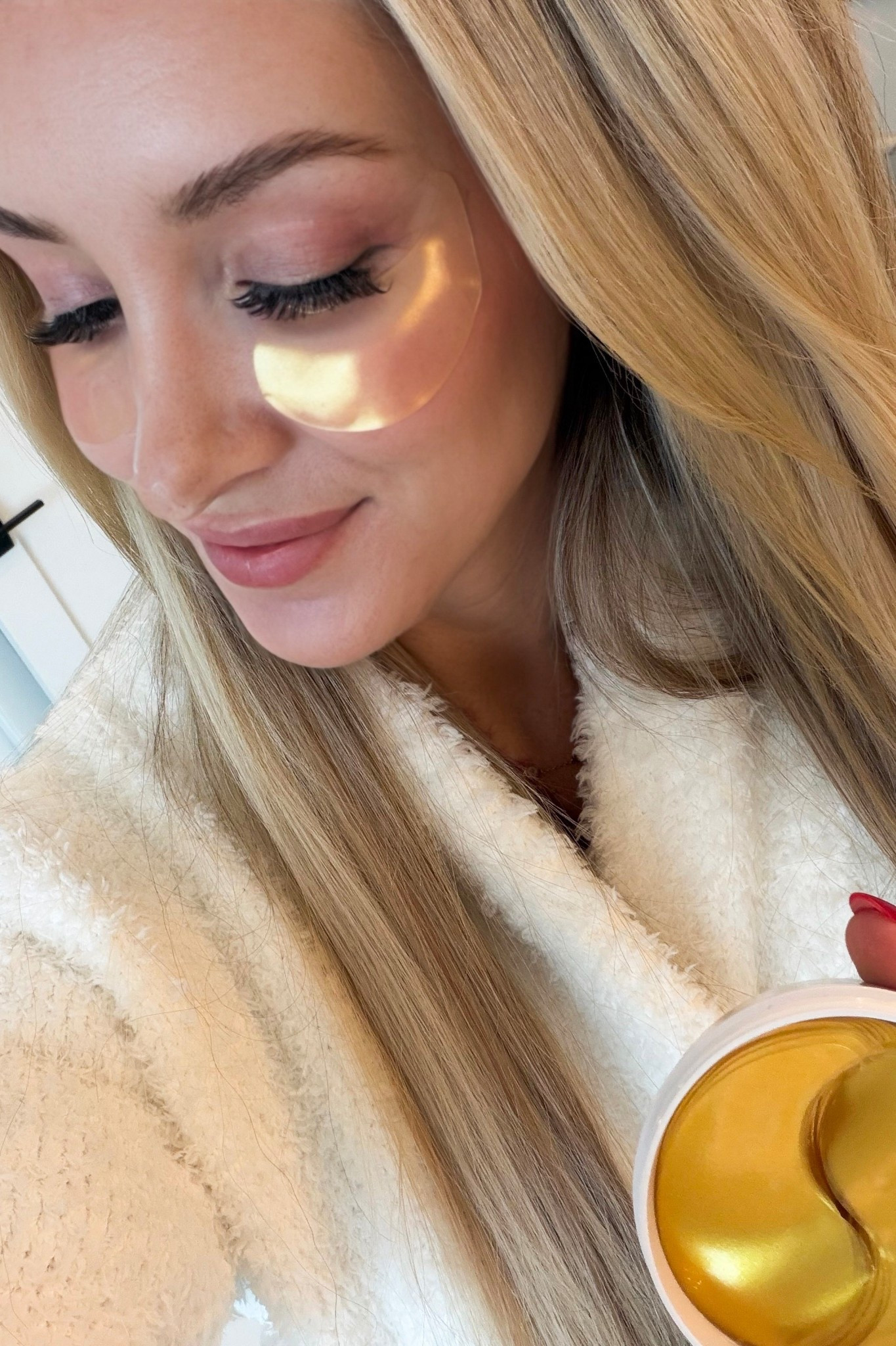 These gold eye patches are a must in my morning beauty routine!

#LTKdayinmylife #LTKBeauty