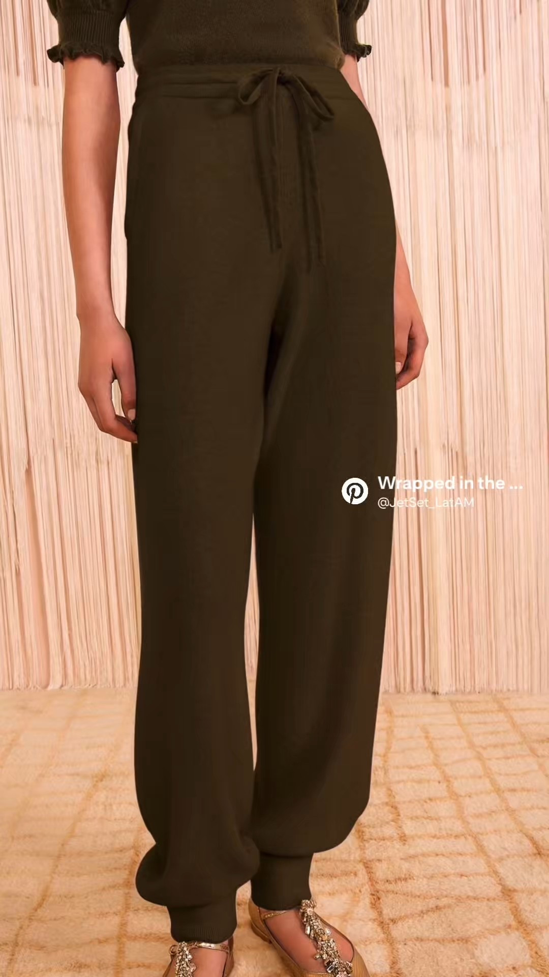 These are the pieces that redefine ease. Designed with a relaxed silhouette and thoughtful proportions, these cashmere pants move effortlessly between comfort and polish.

They’re soft without feeling casual, structured without feeling rigid—made for days when you want to feel at ease but still pulled together. The fit is relaxed, the finish is elevated, and the result is something you’ll reach for far beyond home.

An understated essential that proves comfort can still feel considered. Quiet, wearable luxury at its best.