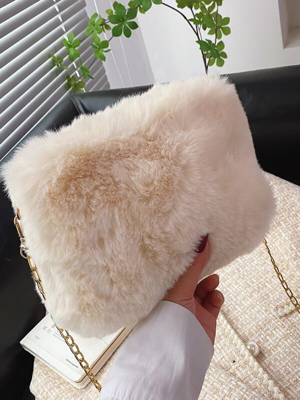 Minimalist Fluffy Crossbody Bag
   
      SKU: sg2109147354356641
          (100+ Reviews)    $7.... | SHEIN