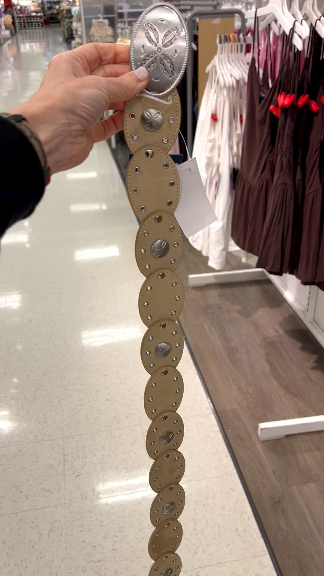 western style belt, country concert outfit 

#LTKSeasonal #LTKootd #LTKgrwm