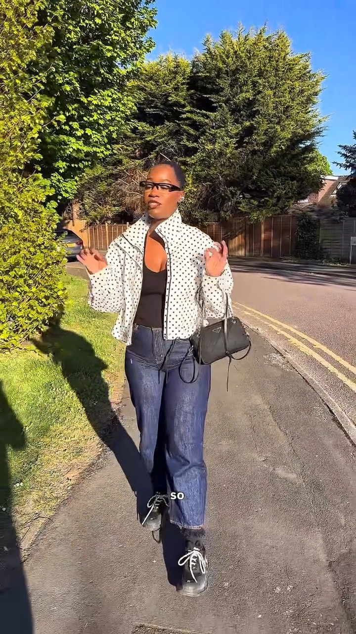 Fully leaning into polka dots this spring.

A statement jacket just does something to an outfit — and this one? It’s carrying the whole look. Effortless, easy, but still feels put together… exactly how I like to dress day to day.

If you’re new here, I share family life, fashion, and everyday outfits in London ✨

#londonstyle #everydaystyle #polkadot #effortlessstyle #mumlifeuk
