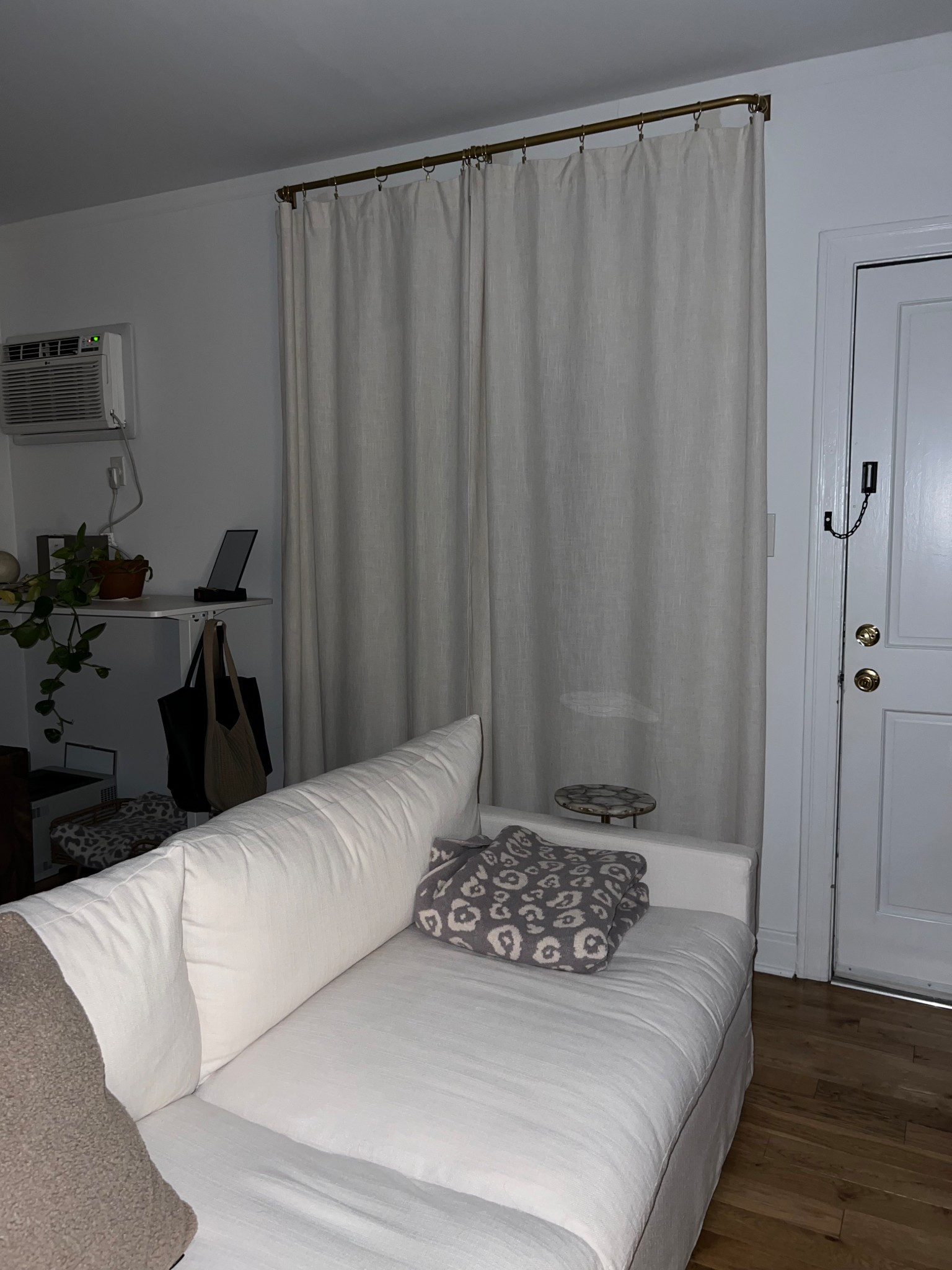 be careful, it’s so comfortable you’re going to want to fall asleep if you sit on it! 