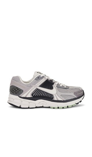 Zoom Vomero 5 Sneaker in Cobblestone & Light Bone | Revolve Clothing (Global)