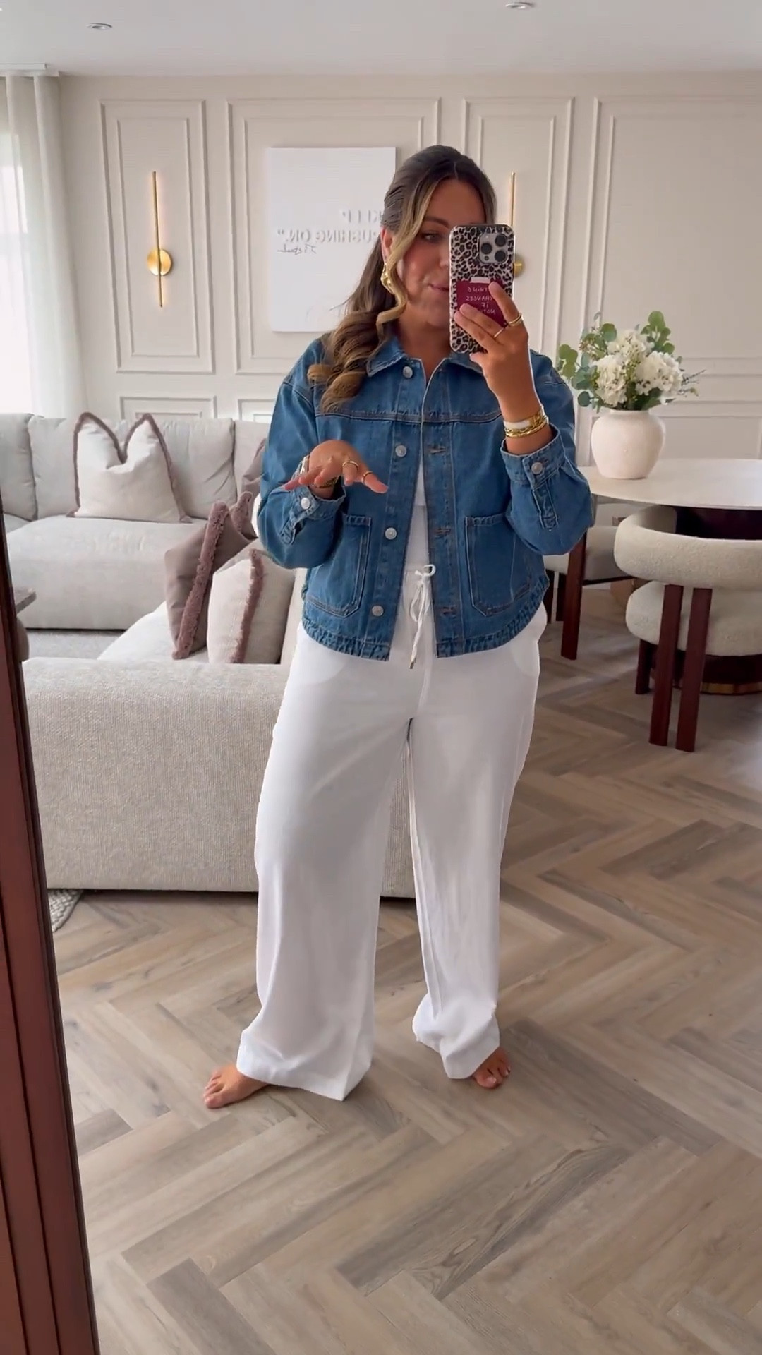 Denim jacket wearing size medium! Linens are GORG! Fits the big thighs & small waist PERFECTLY!  I’m wearing size 10 ✨