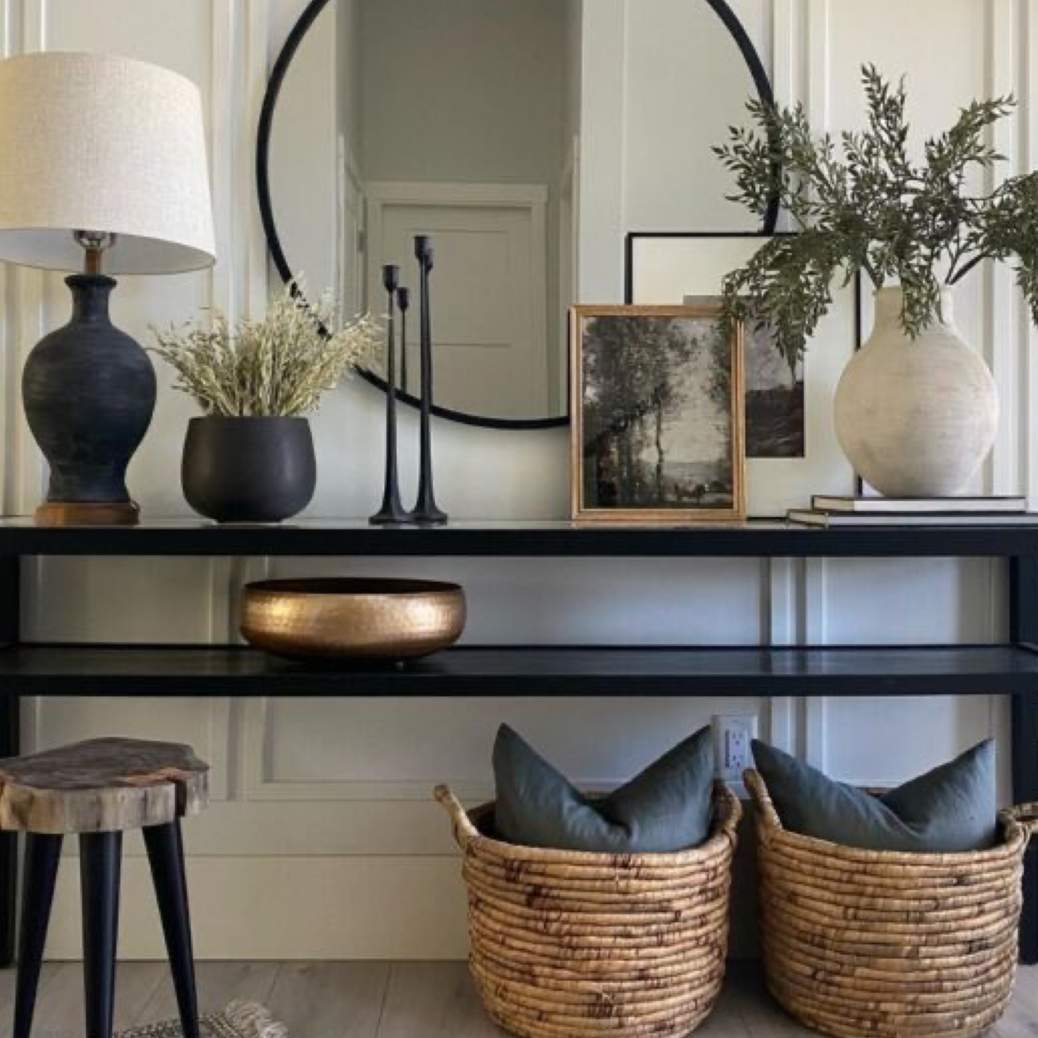 Entryway decor. Black is my new fav color. 



#LTKbeauty #LTKstyletip #LTKhome