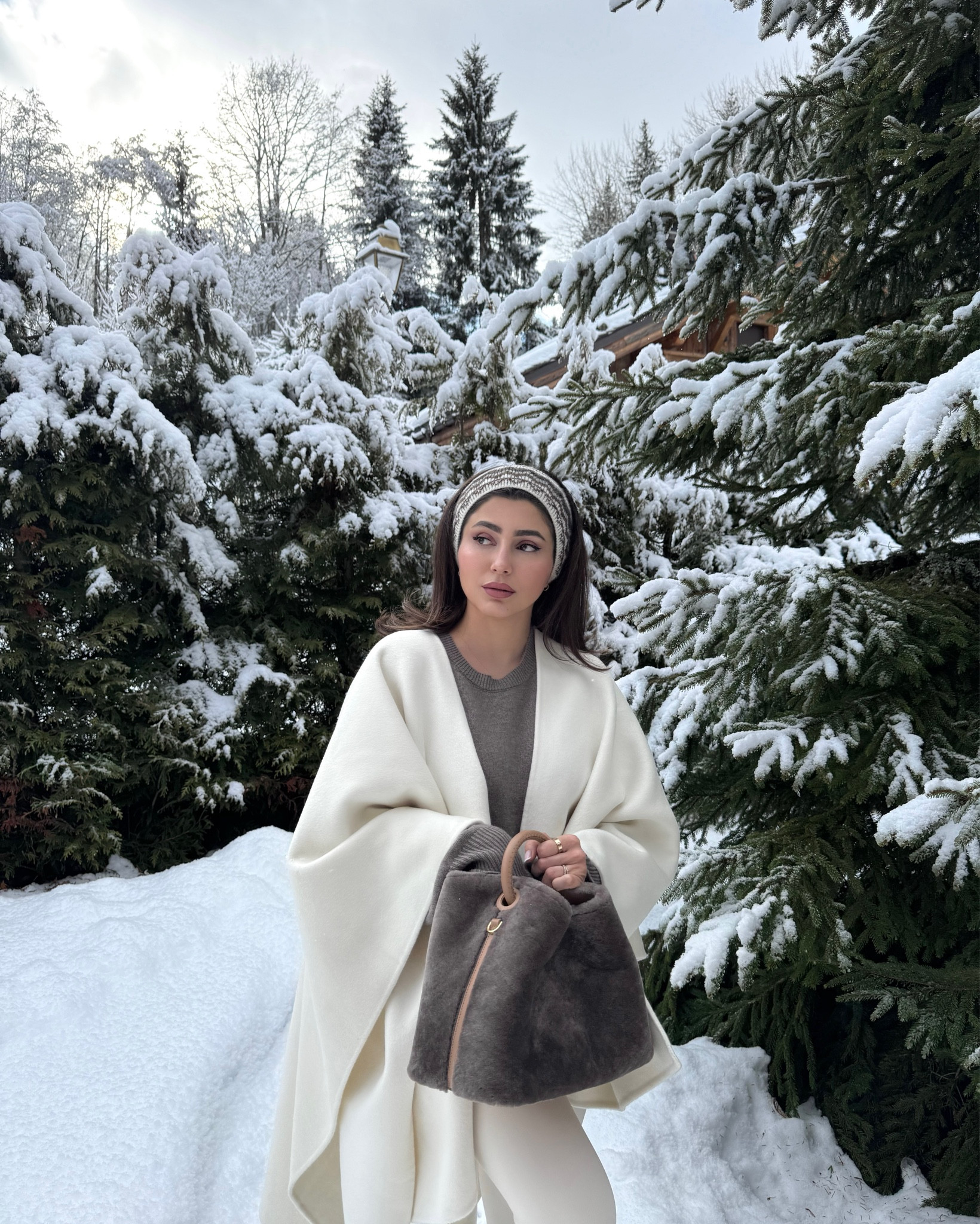 it’s shearling bag season. ❄️

#LTKdeutschland #LTKwinter #LTKeurope