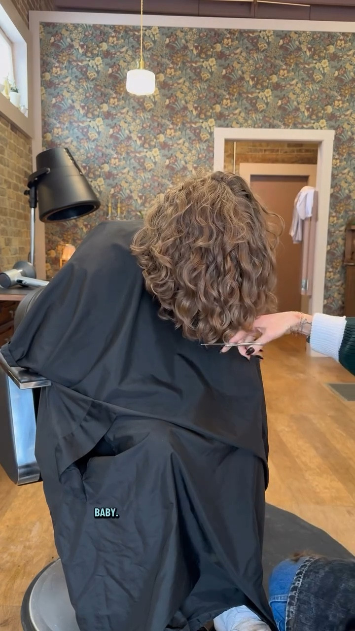 Big haircut for this client. Let me know what you think in the comments. BounceCurl TheDouxxxx #curlspecialist #bighaircut #majorhairtransformation #wavyhair #ohiohairstylist