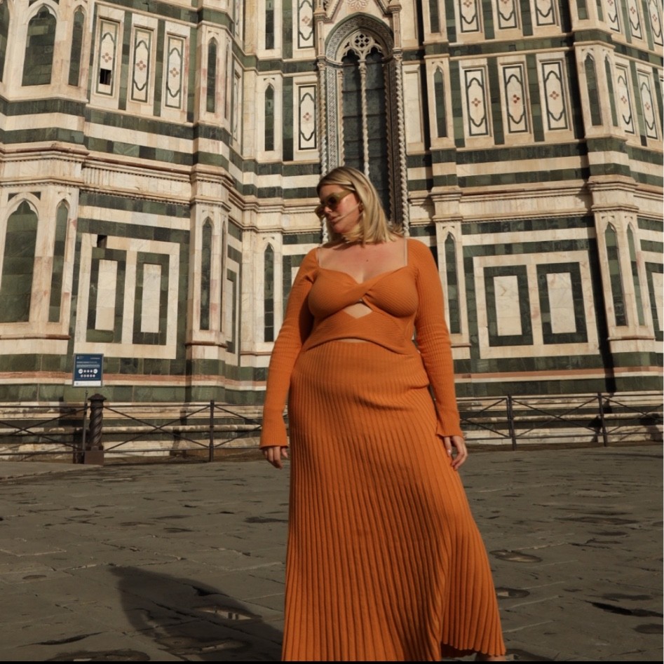 Florence ootd 🤎

Sweater dress | sneakers | fall fashion 

#LTKcurves #LTKstyletip #LTKSeasonal