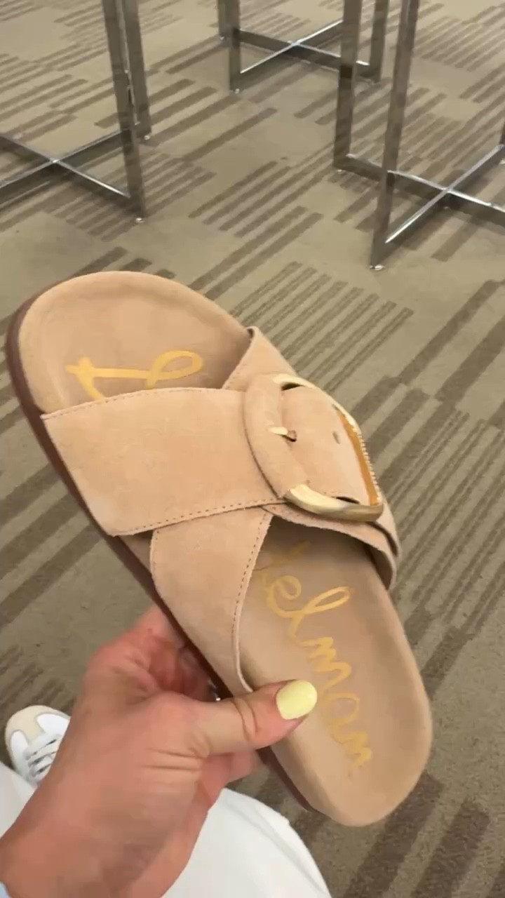 stop these might be my new everyday sandals 🤍
so comfy and the perfect neutral shoe for spring and summer outfits
#springstyle #sandals #comfortableshoes #neutralstyle #everydayoutfit #ltkseasonal

#LTKPetite