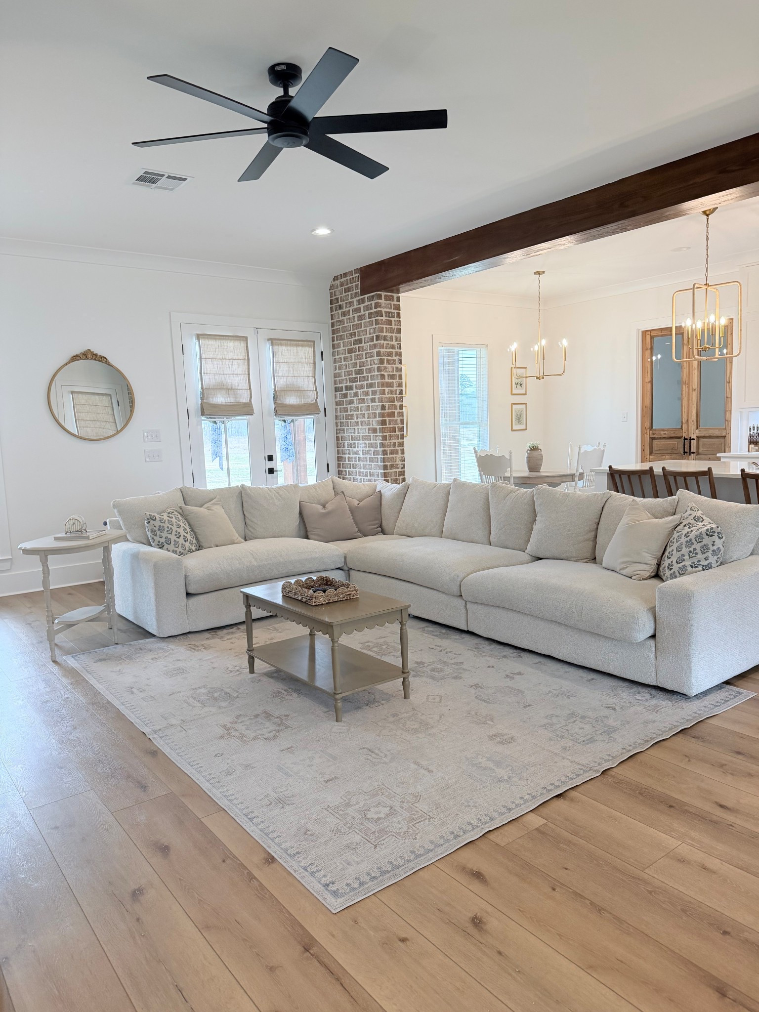 Living Room Inspo

#LTKHome #LTKSaleAlert #LTKOver40