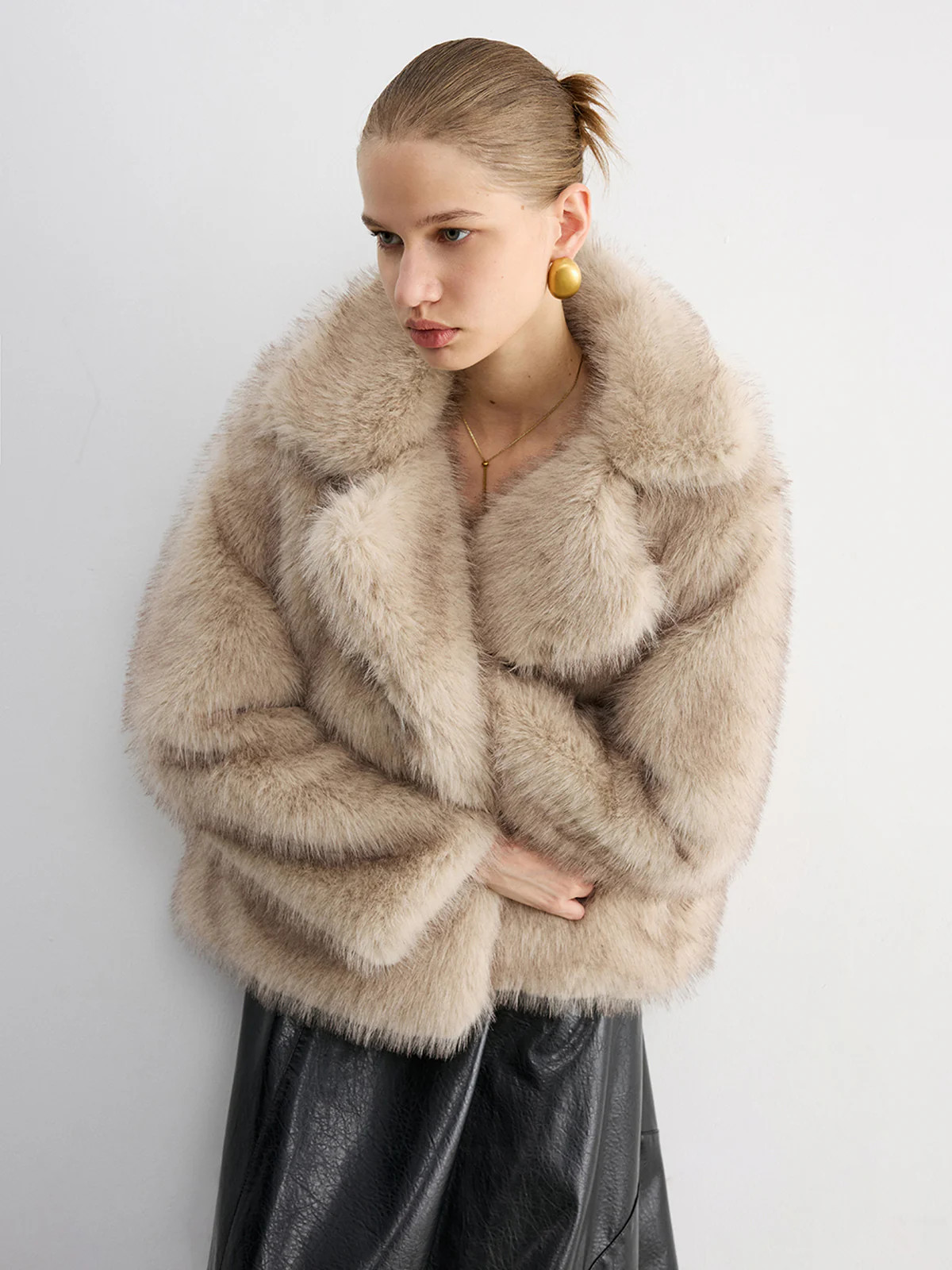 Wide Lapel Faux Fur Cropped Coat | Commense