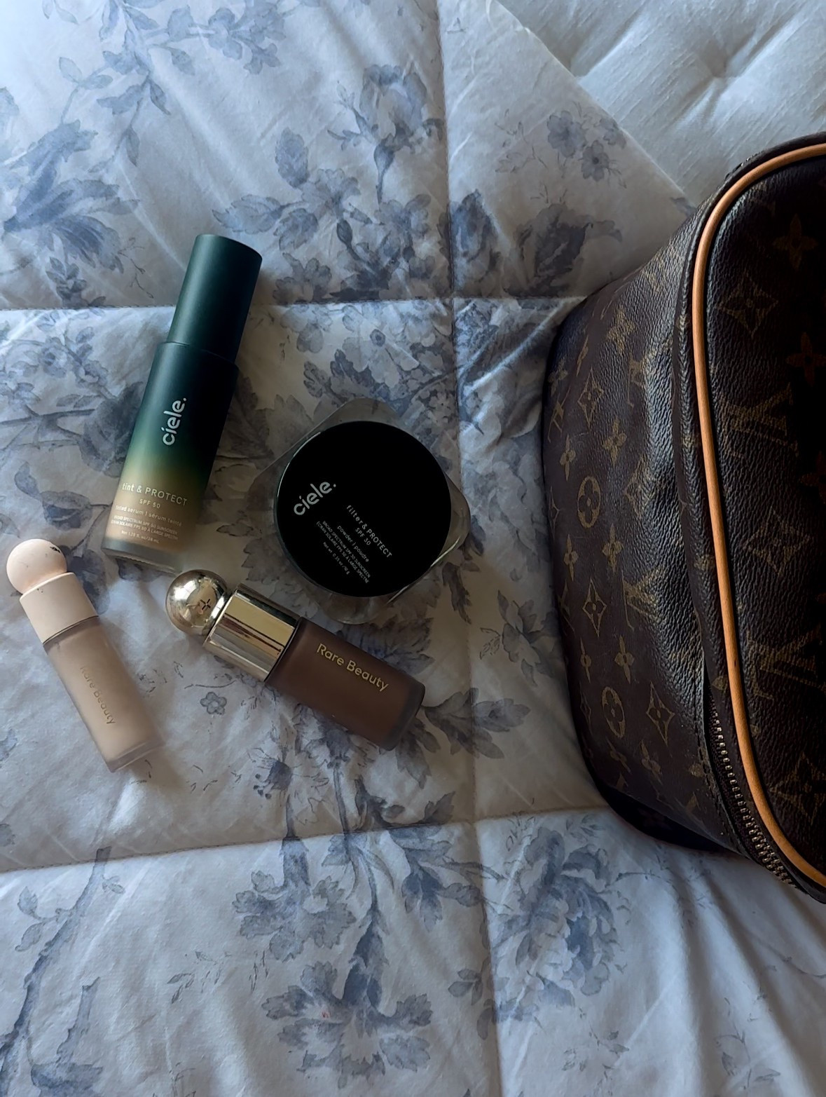 Favorite non pore clogging makeup at the moment ✨

#LTKSpringSale #LTKBeauty #LTKActive