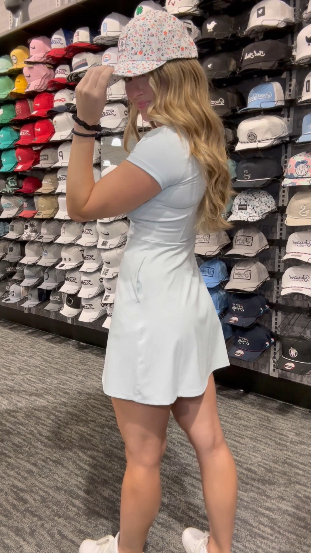 THEE most comfortable & FLATTERING golf dress I have ever put on.🙌🏻

I’m wearing XS, and am 5’4”, 130lbs. 
Bust: 34
Waist: 27
Hips: 39