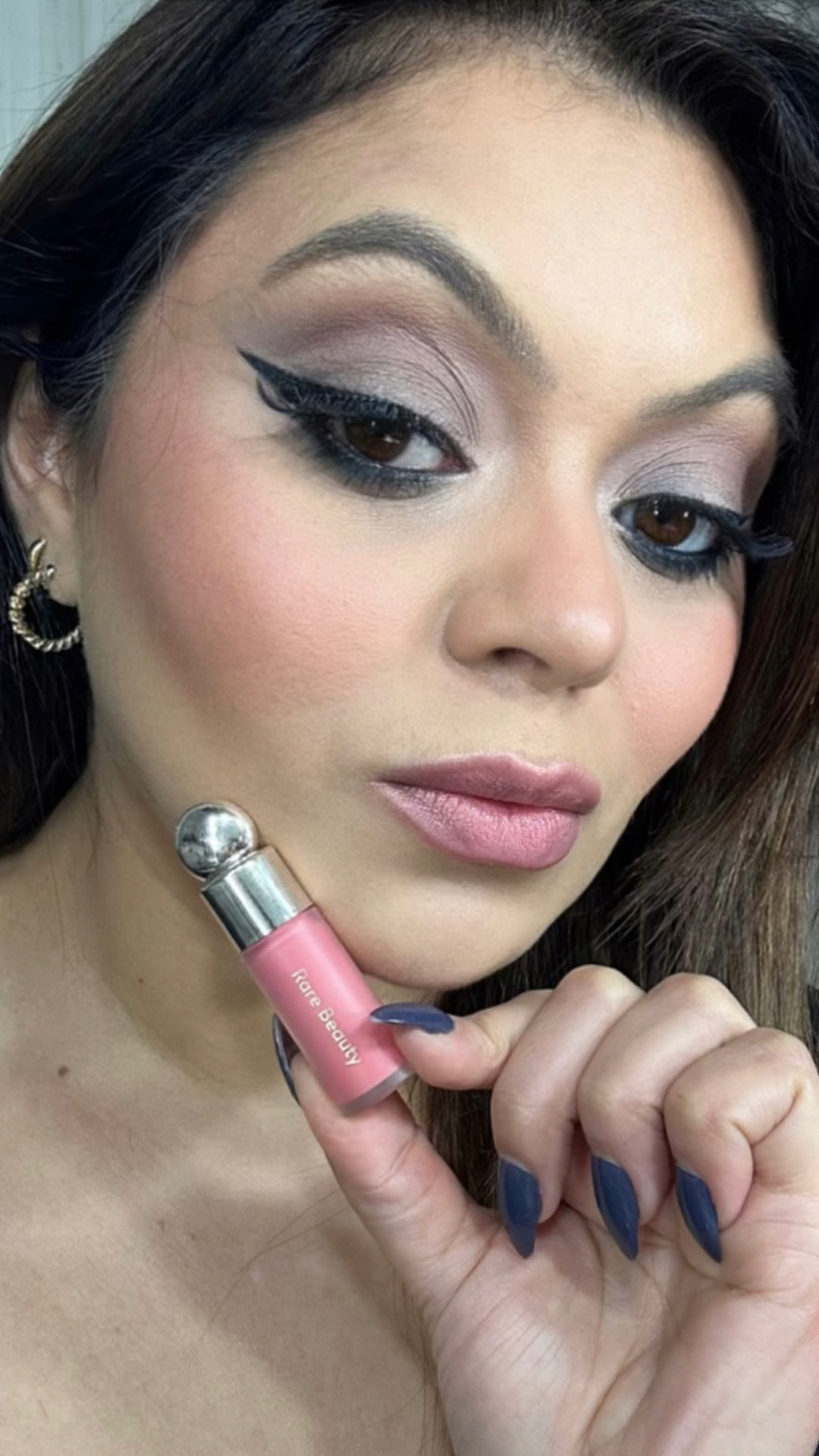 ✨Finalmente teste o Blush da @rarebeauty✨

Ele realmente esfuma muito fácil… não abriu minha base embaixo e dura o dia todooo. 

Eu amei essa cor “HAPPY” que deixa um tom lindo e aquela cara de saudável! 🩷

Já salva e compartilha com as amigas 😉
 
#makeuplovers #howtomakeup #tutorial #makeuphacks #maquiagembrasil #maquiagemprofissional
#makeuptrends #maquiagem #maquiagemviral #makeup #truquesdemaquiagem #makeuptutorial #tutorialmakeup #tutorialdemaquiagem #truquesmakeup #dicasdemaquiagem #dicasdemake #universodamaquiagem #makeupword #beautytips
#makeprofissional #beautyhacks #makeuptips #review #blush #rarebeauty #rarebeautyblush #rarebeautybyselenagomes #makeupreview

#LTKbrasil #LTKbeauty