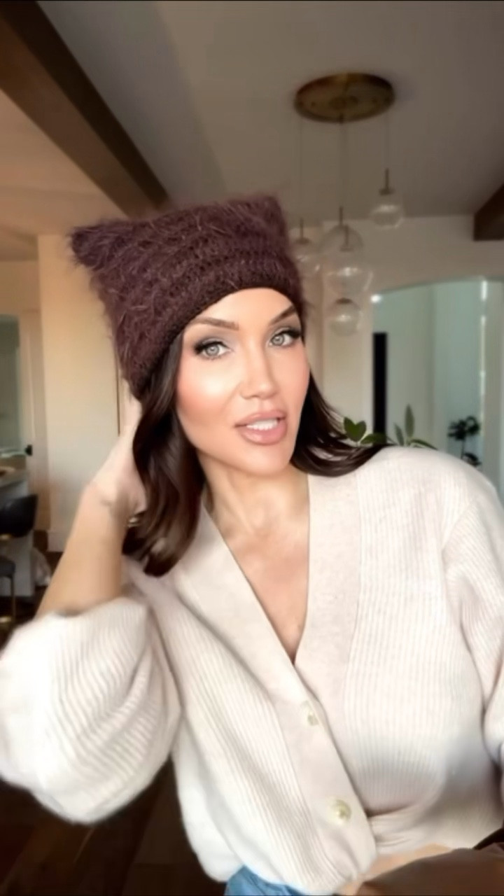 Package day turned into a full clothing haul. So many good finds and a few new favorites!
Sizes:
Front knot brown top: 36
Boys Lie Hockey Jersey: one size
Purple stripe polo: S-M
Alo set: XS in top and bottoms


#LTKGiftGuide #LTKgrwm #LTKHoliday