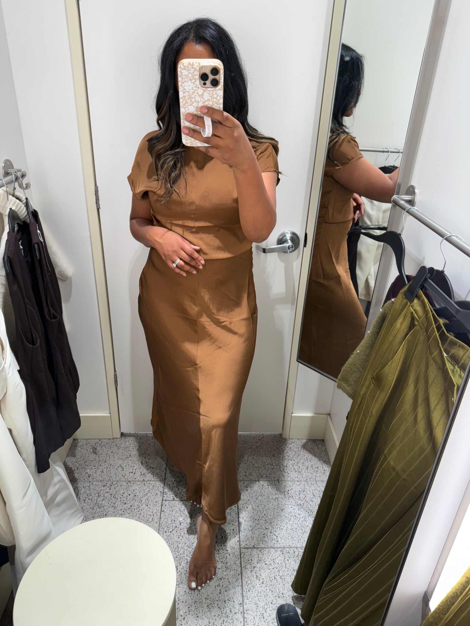 This gorgeous satin dress from H&M is gorgeous! Love the color and length of it! 

#LTKOver40 #LTKFindsUnder100 #LTKStyleTip