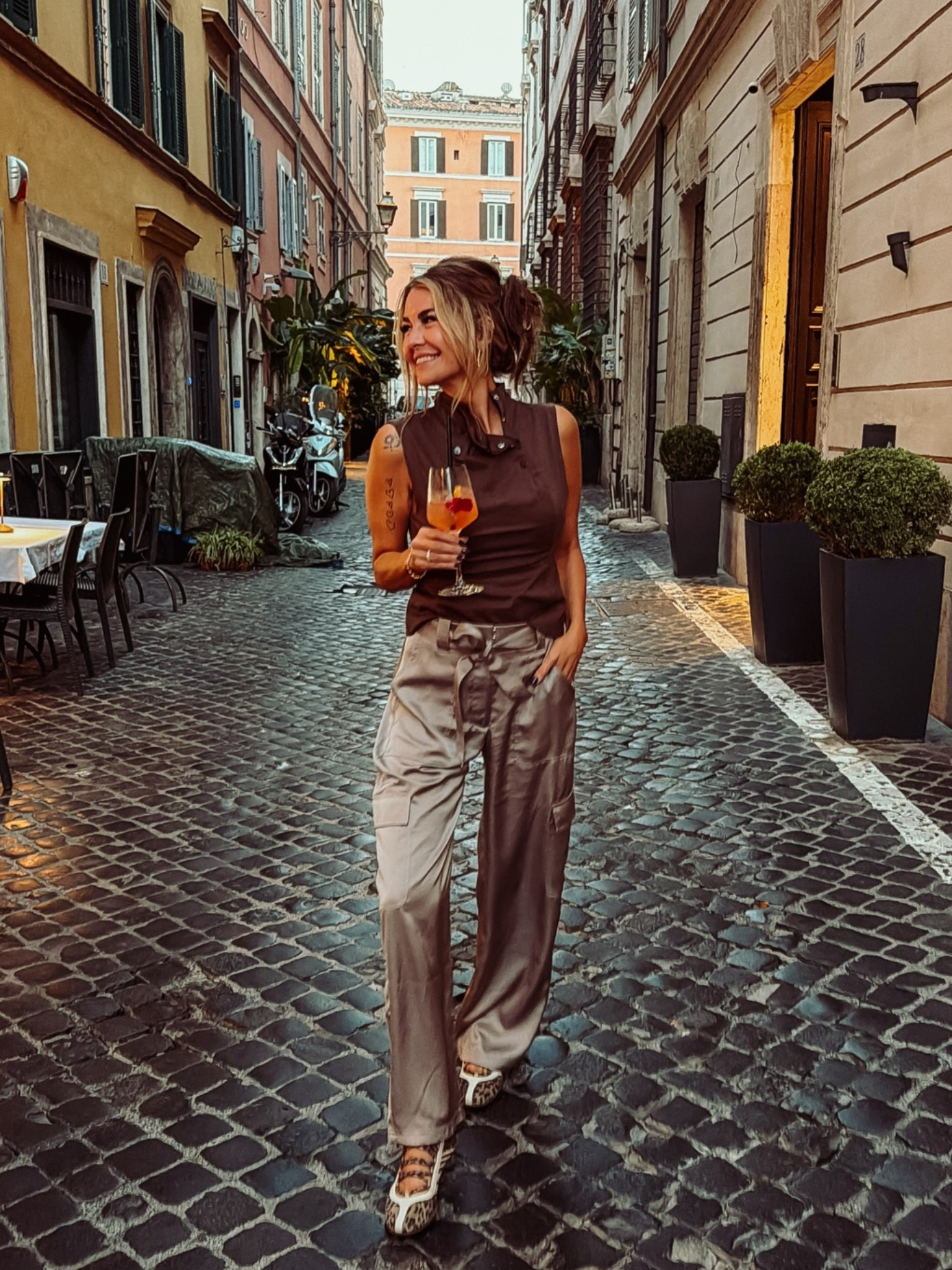 Sunday in Rome! my pants are OOS from abercrombie, found some similar and linked! size small in my top! I would go up a 1/2 size in my shoes

#LTKootd #LTKTravel #LTKOver40