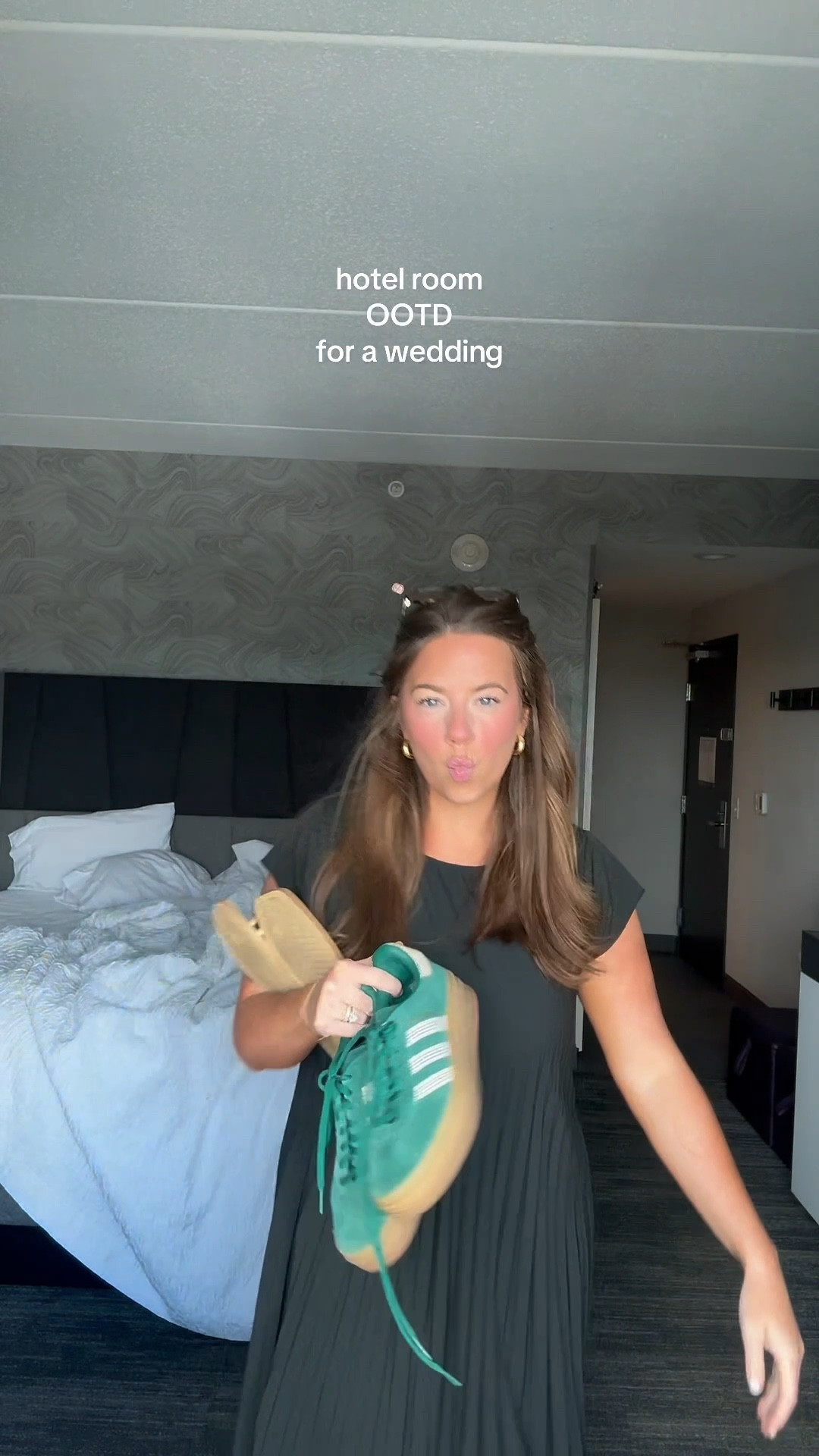 OOTD as a wedding content creator to go work a wedding!