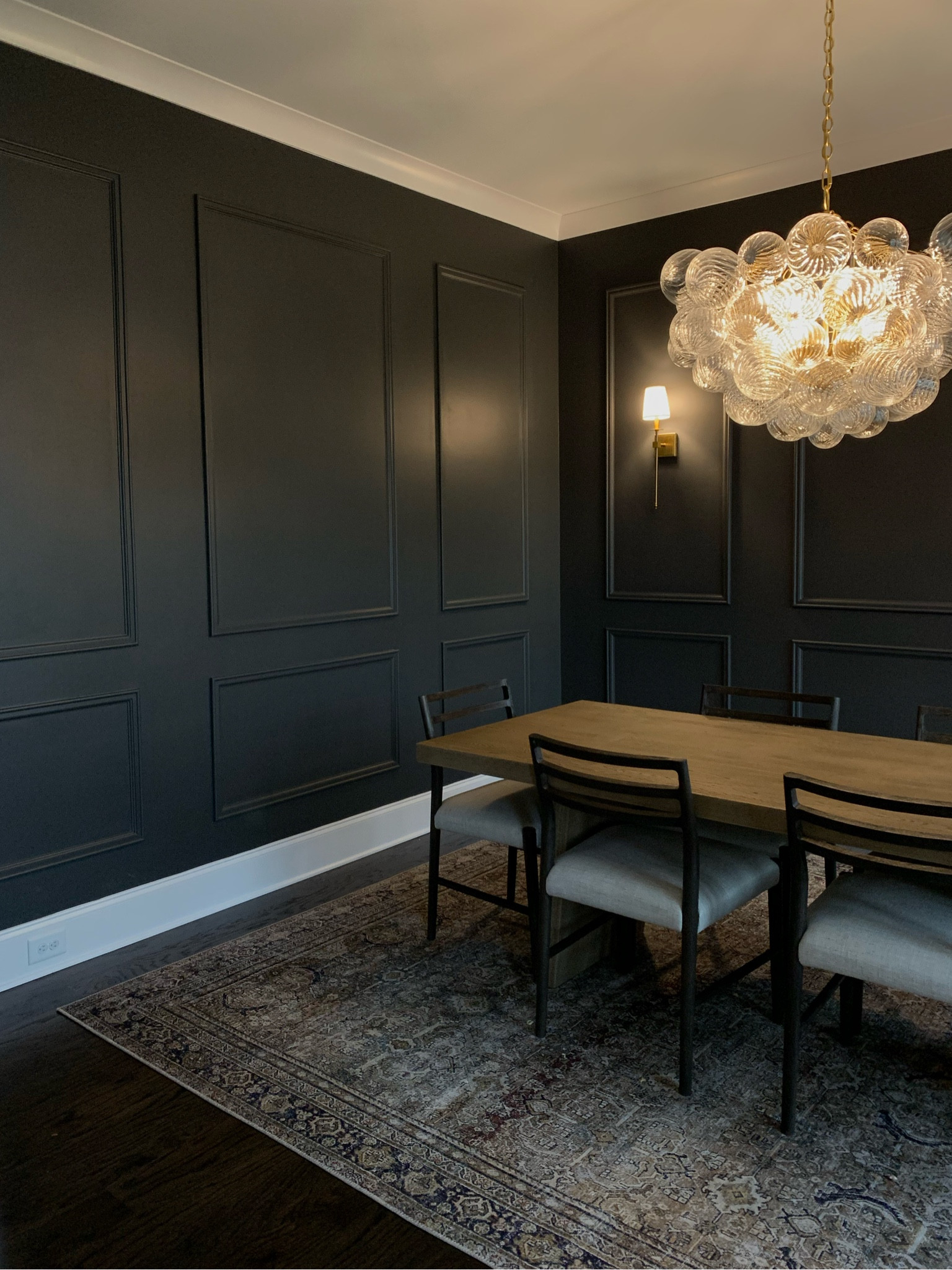 Moody Dining Room 


#home #homeinspo #diningroom #interiors #interiorinspo

#LTKHome