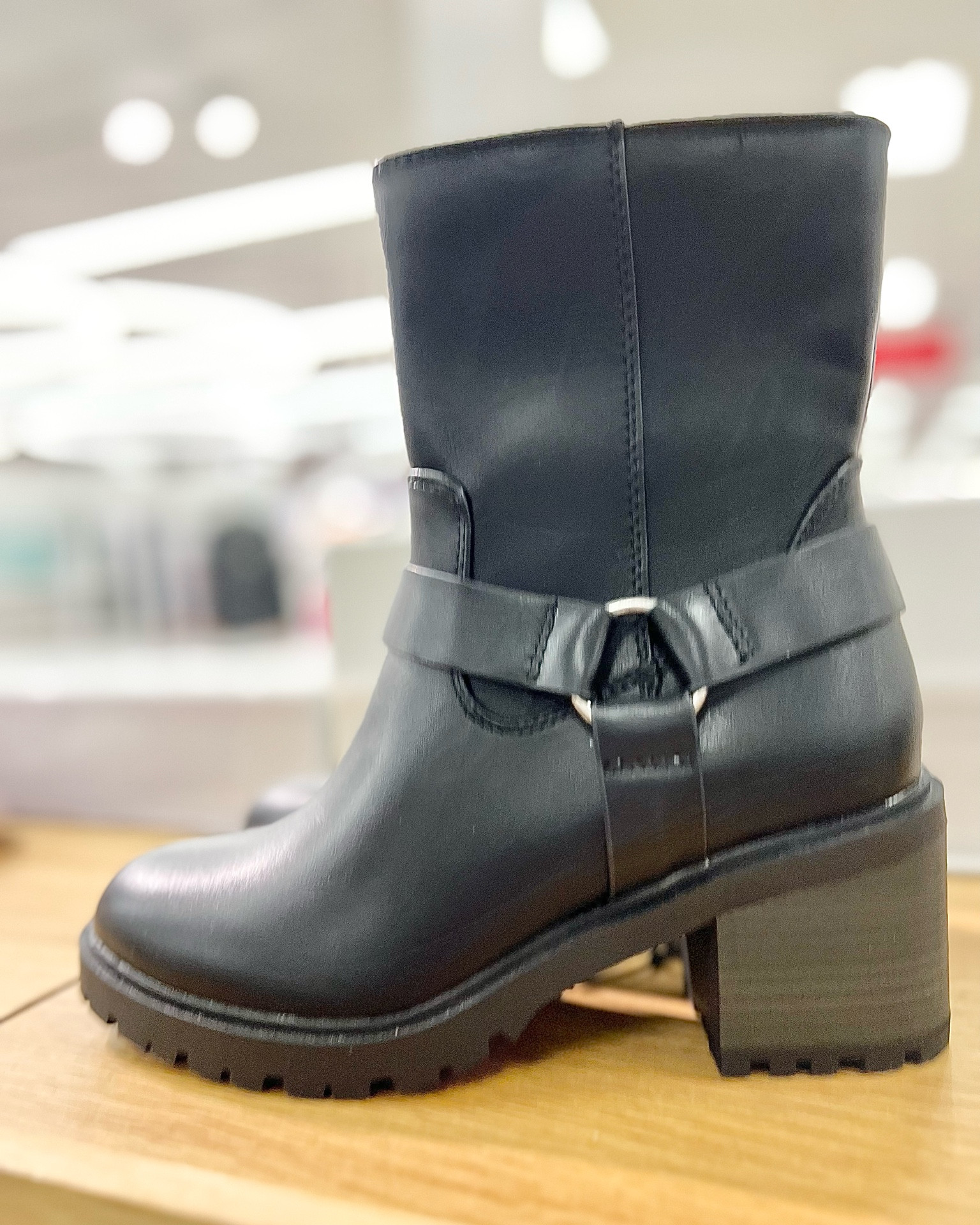 Target boot giving “biker” vibes!

Boots
Booties
Ankle boots
Winter boots
Motorcycle pots
Biker boots
Combat boots


#LTKshoecrush #LTKstyletip #LTKfindsunder50