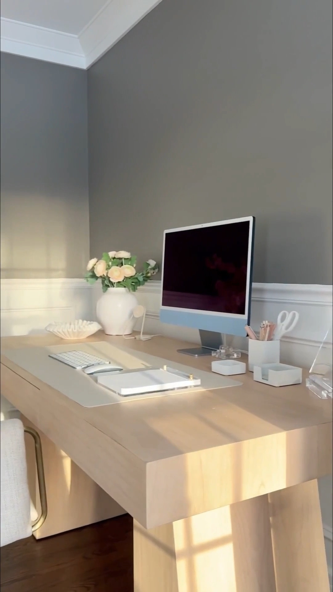 The prettiest aesthetic office supplies for a clean, organized and beautiful office space! 

#LTKHome