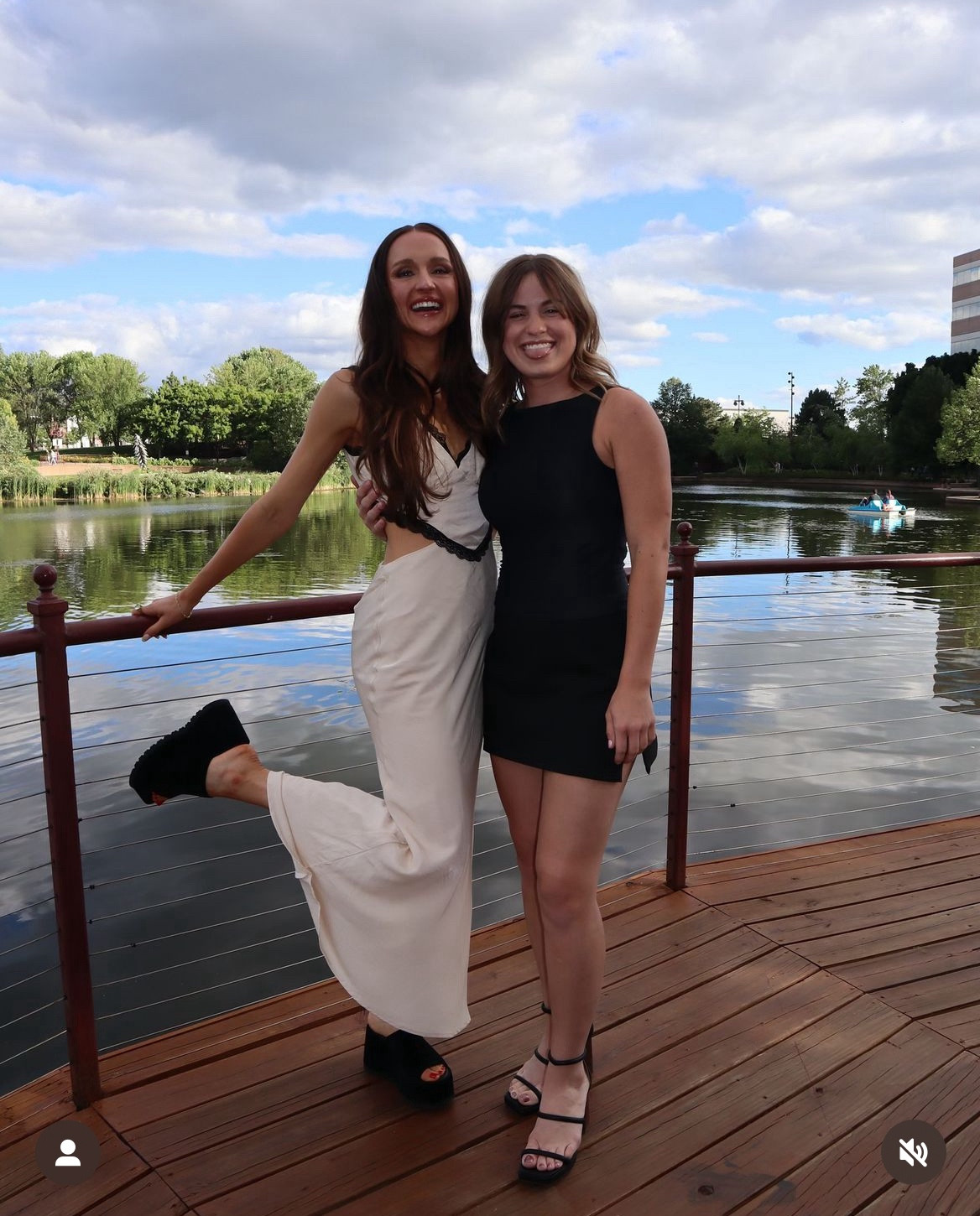 This DRESS!!!!!!!! Forever obsessed. So comfy and adorable.

#LTKParties #LTKBeauty #LTKStyleTip