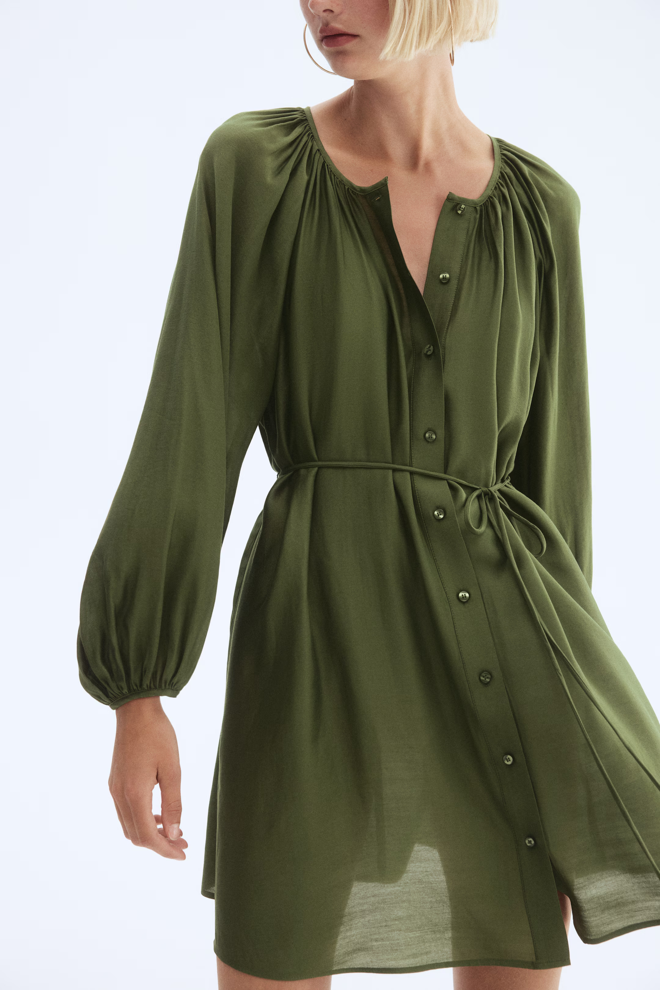 Oversized Kleid mit Bindegürtel - Dunkelgrün - Ladies | H&M AT | H&M (DE, AT, CH, NL, FI)