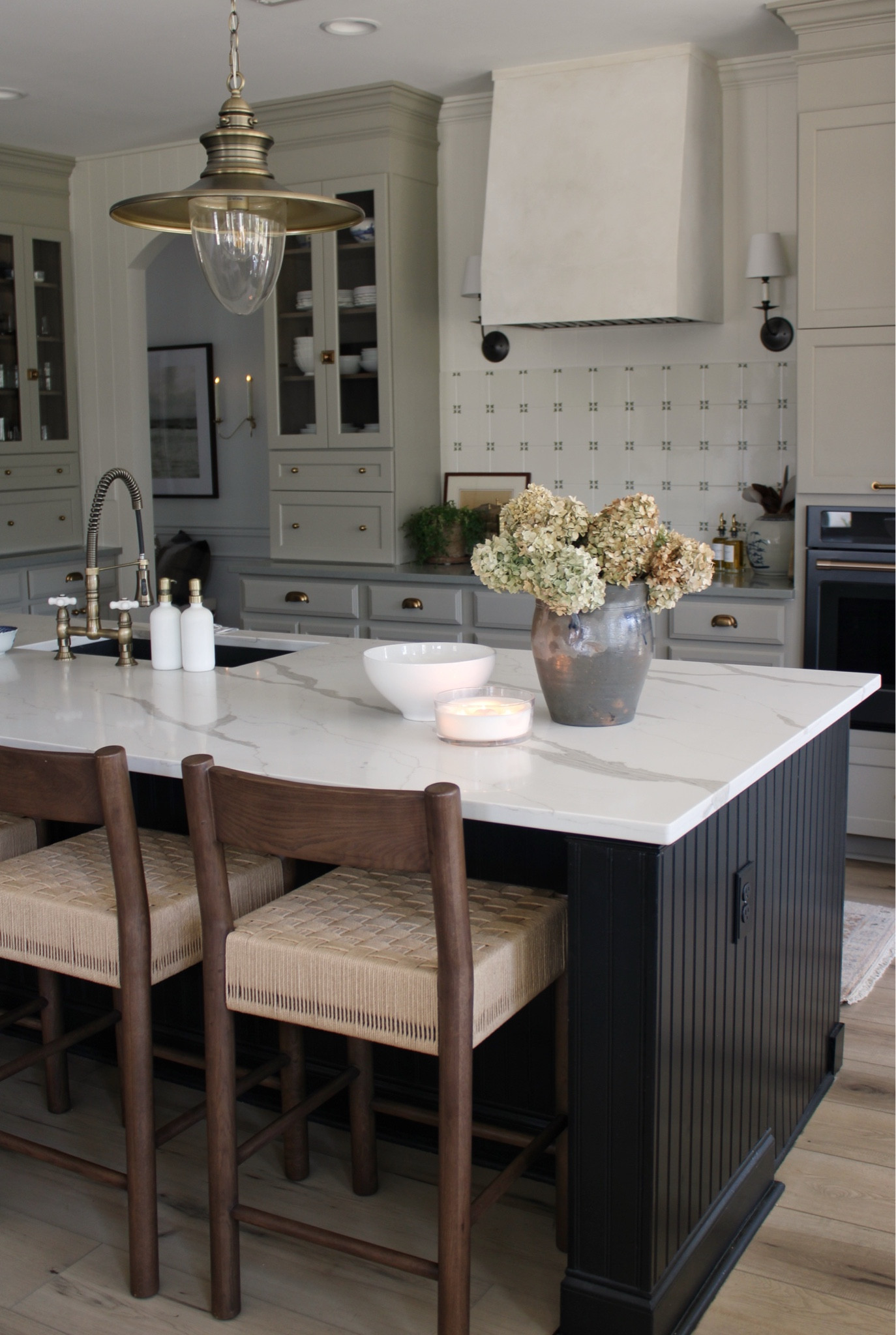 Vintage modern kitchen, heritage brass hardware @Rejuvenation 