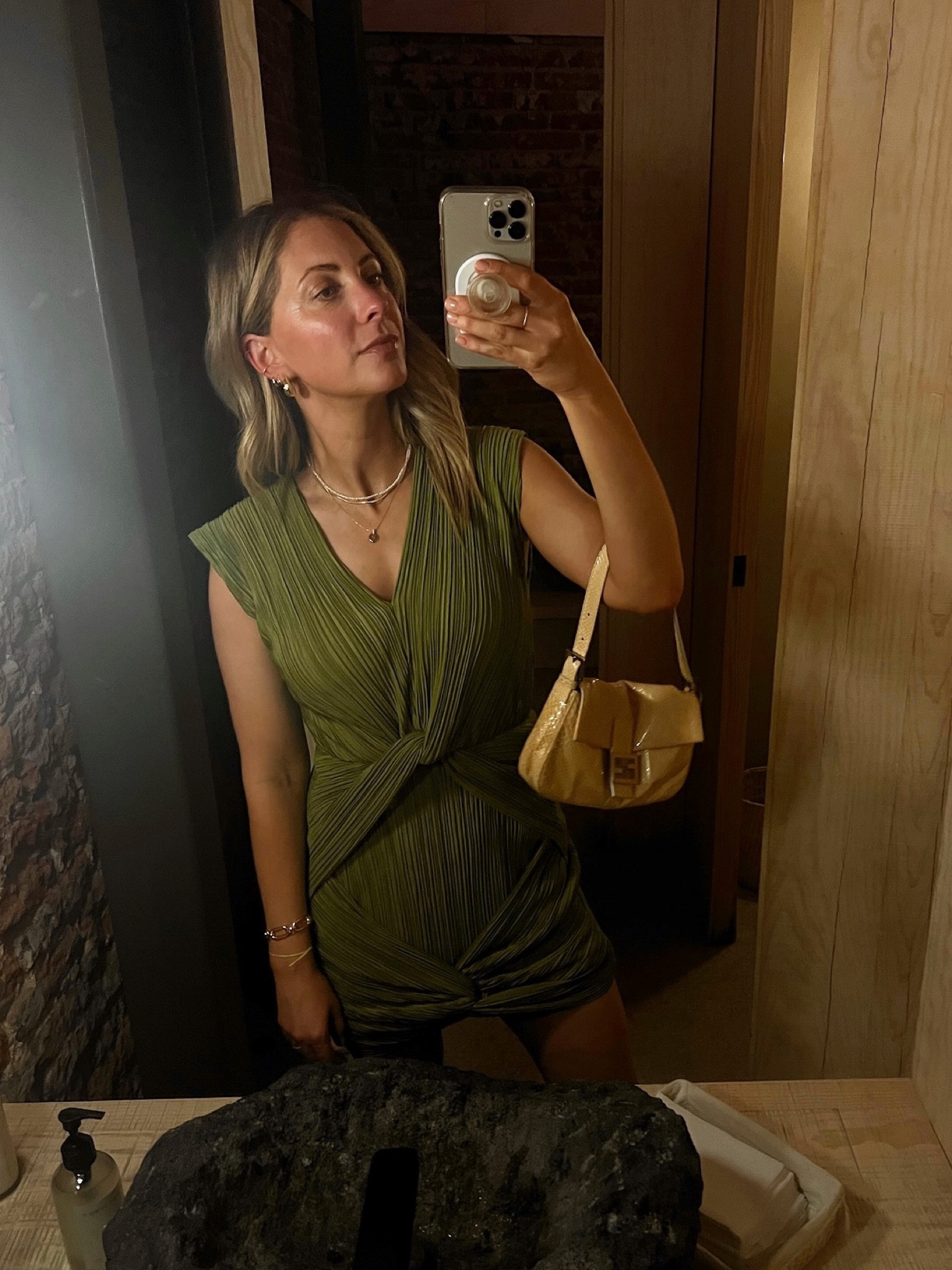 Night look in CDMX 🍋‍🟩✨

#LTKstyletip