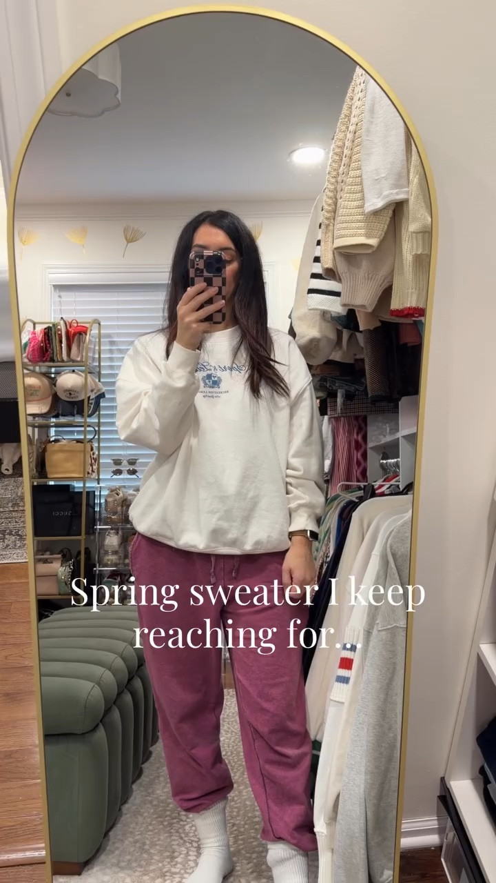 Love a good, fun colored sweater for spring. It just makes everything feel a little lighter. 💐