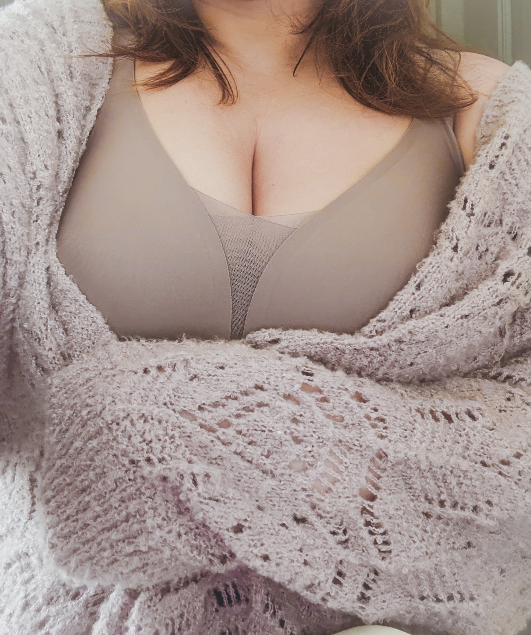 Okay I didn’t realize how much I needed a true seamless bra until this one…

It’s become my go-to for t-shirts because it just disappears under everything. No lines, no bulk, nothing showing through—just smooth and comfy all day.

It’s comfy, no underwire, and completely seamless 🤍 I got this soft purple color but I may have to go back and grab a few more so I always have one ready.

Linked it if you want it!
#ad @Shop.LTK, #liketkit, like.it/xx @finetoo