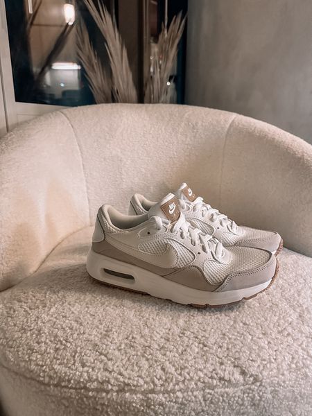 Neutral Running Shoes

Sneakers, Athleisure, Valentine’s Day Outfit, Wedding Guest Dress, Jeans, Date Night Outfit, Vacation Outfit, Dress, Home, Maternity, Work Outfit, Coffee Table

#LTKshoecrush #LTKfindsunder100 #LTKSeasonal