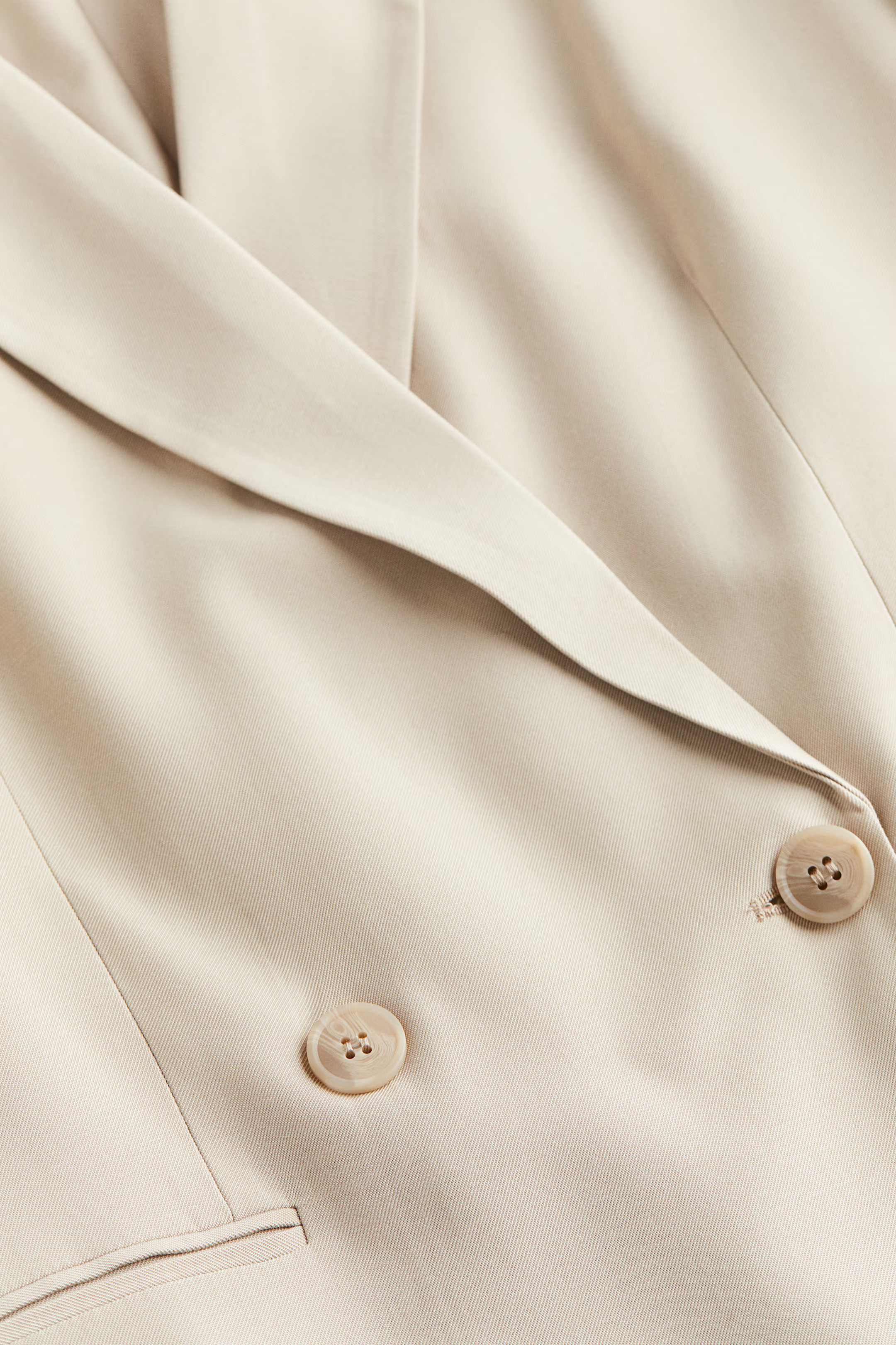 Double-breasted blazer | H&M (UK, MY, IN, SG, PH, TW, HK)