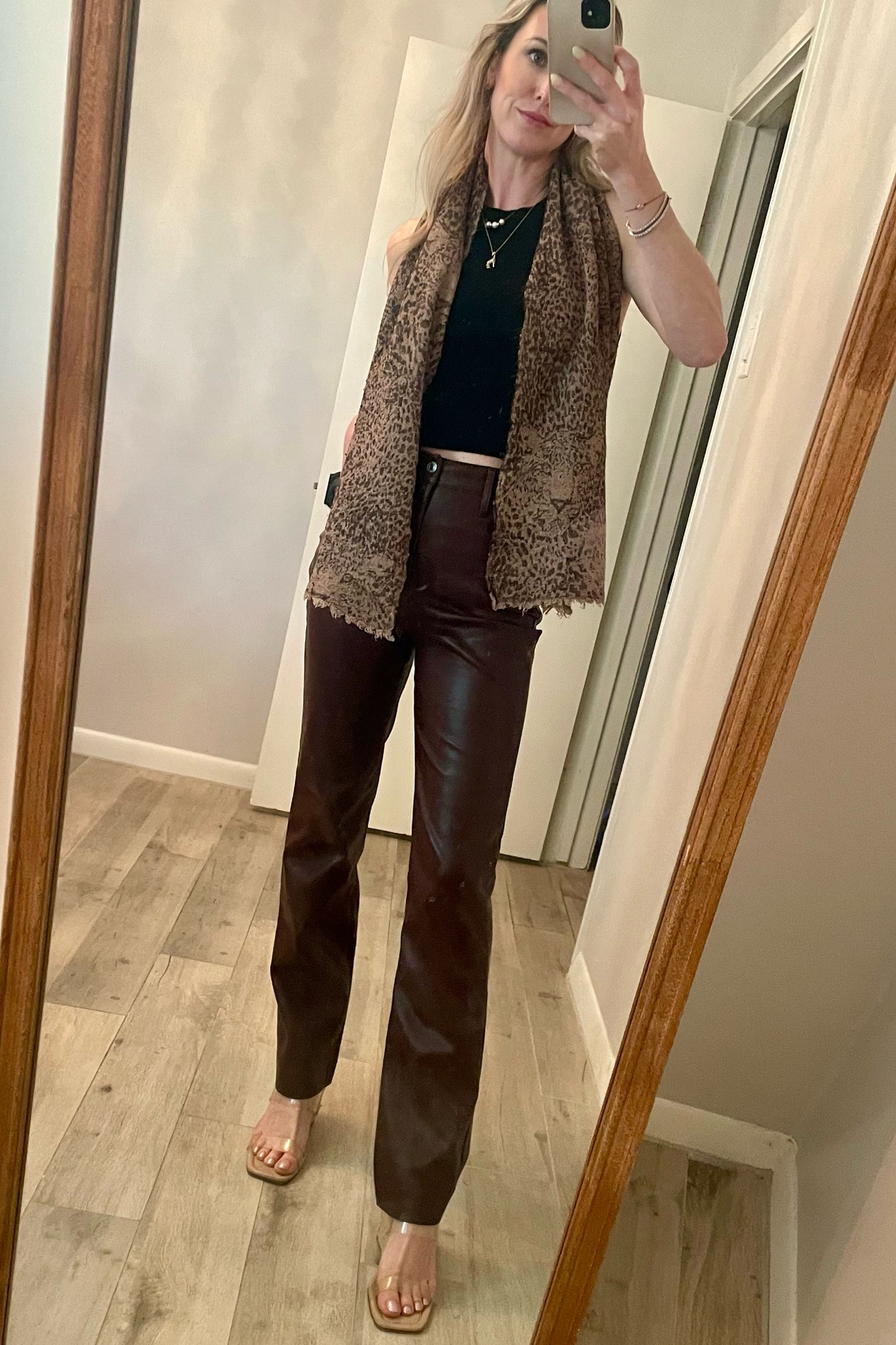 Faux leather • leather pants • fall fashion • mocha • chocolate 