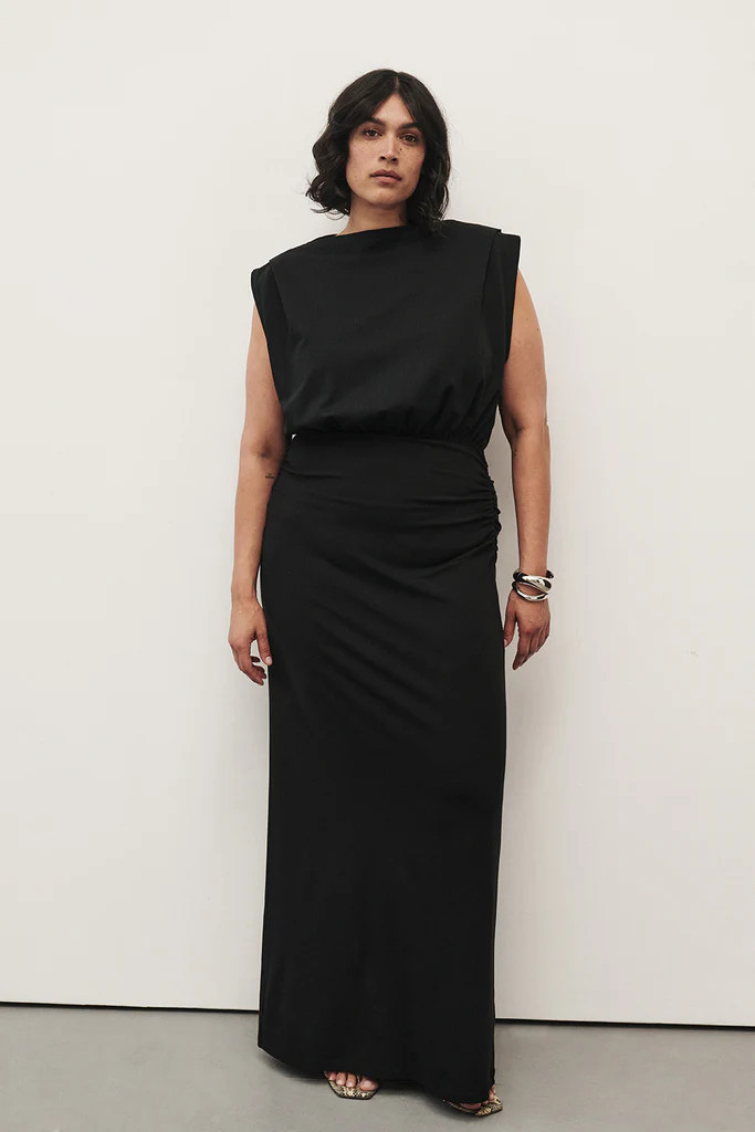 LIORA BLACK SLEEVELESS MAXI DRESS | DISSH