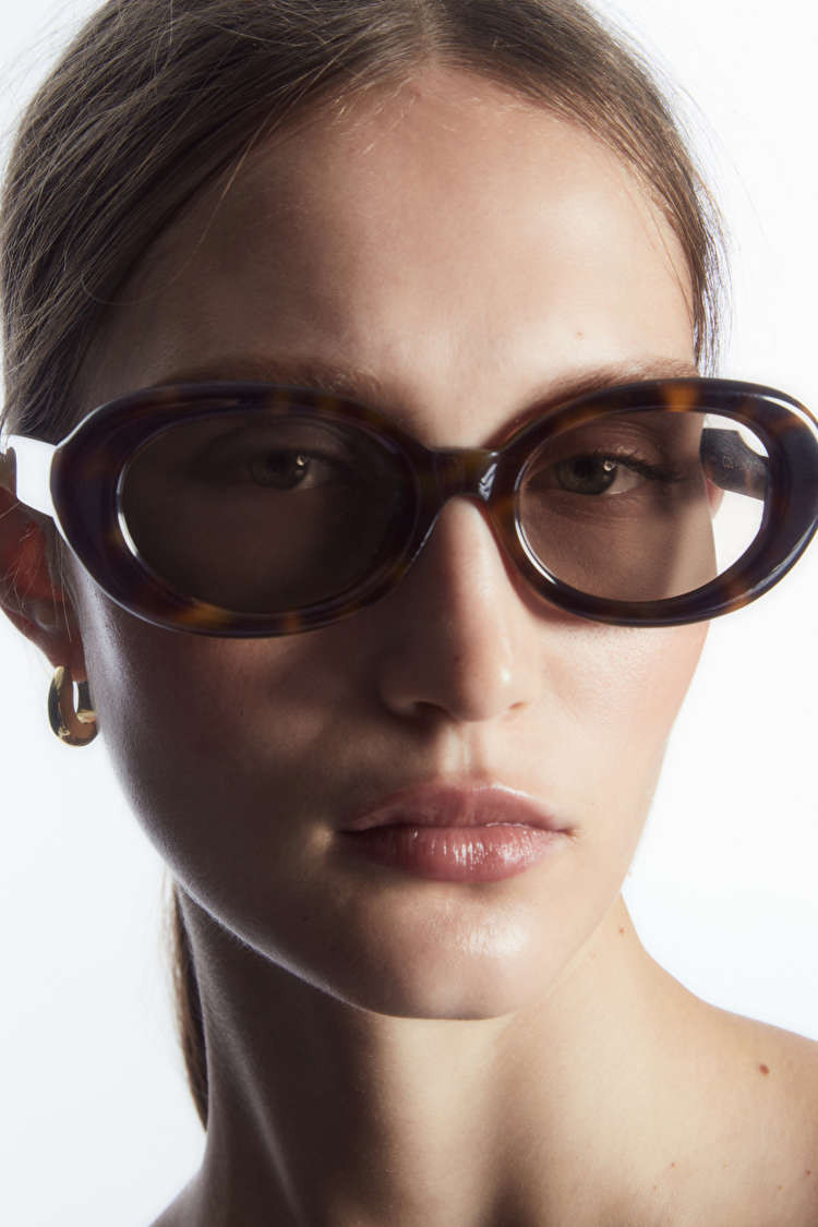 OVAL SONNENBRILLE – RUND | COS (EU)