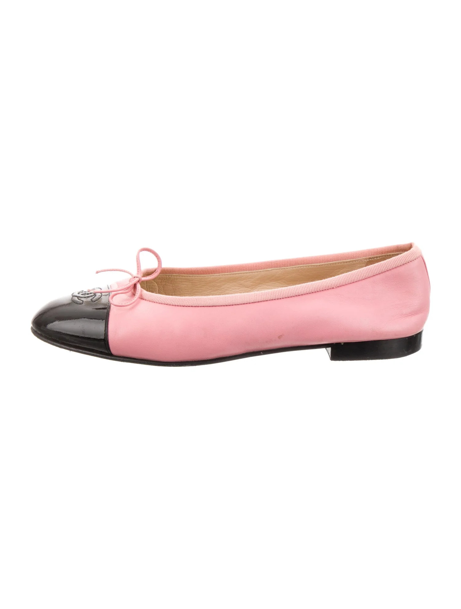 Interlocking CC Logo Leather Ballet Flats | The RealReal
