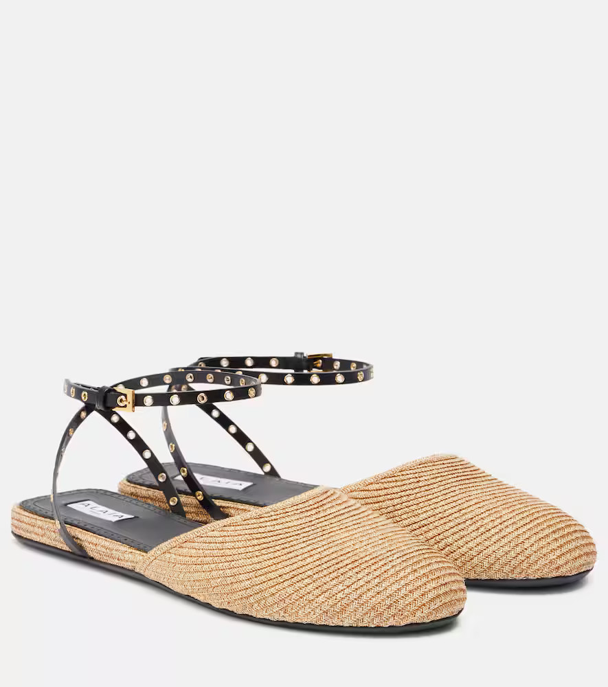AlaÃ¯a Leather-trimmed raffia flats | Mytheresa (INTL)