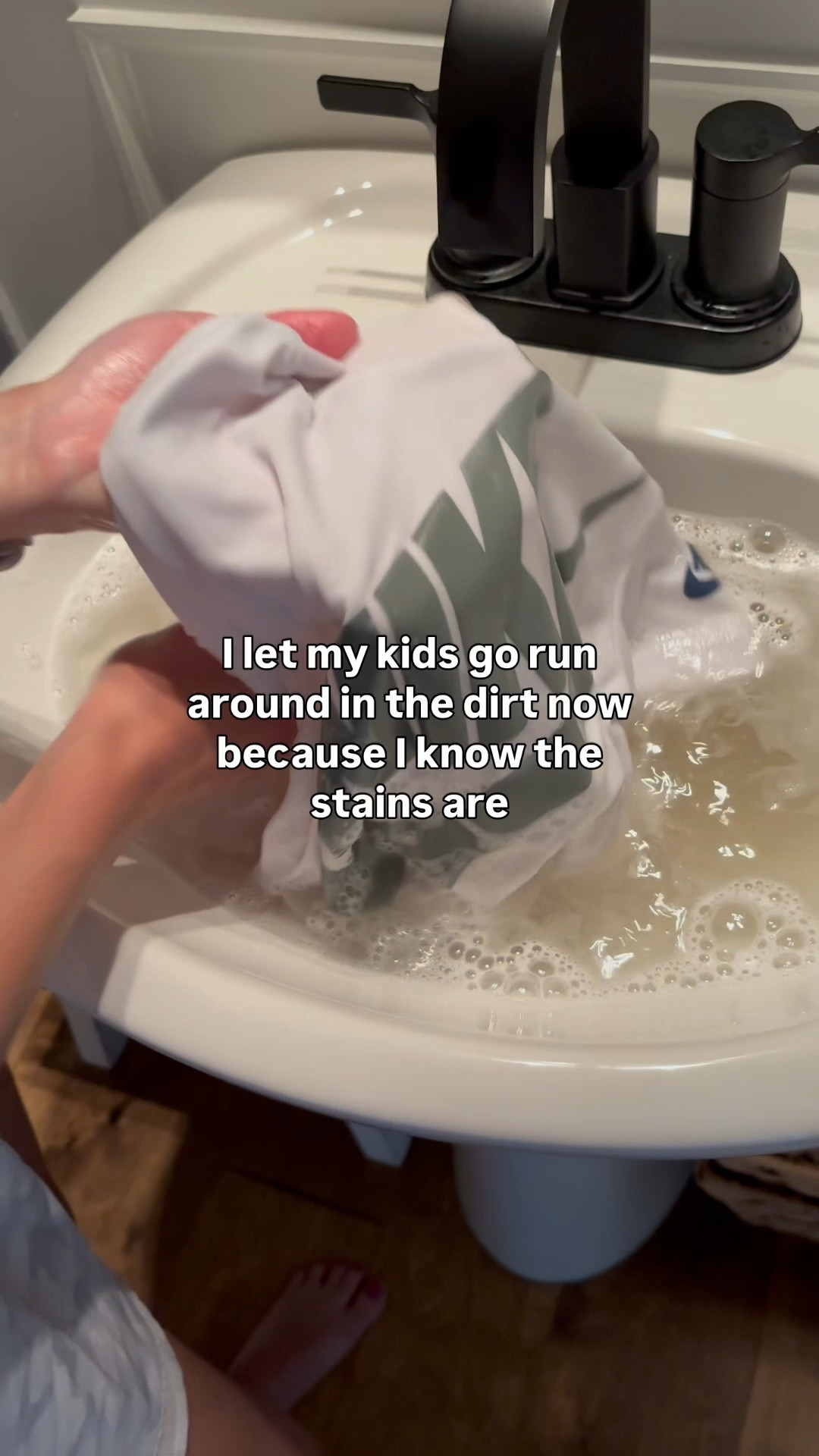 🧼 TODDLER MESS MAGIC ✨
If you’ve ever considered throwing away a cute outfit because of that stain… STOP! 🙅‍♀️ I used an all-natural stain remover + oxygen brightener combo and LOOK at this before-and-after 😱
⁠
This is your sign to stop scrubbing and start saving those clothes (and your sanity).
⁠
🌿 No toxins
👶 Safe for babies
🧺 Actually works
⁠
Tag a mom who needs this and tell me👇:
What’s the worst stain your toddler’s ever made? #momlife

💬 Drop a “STAIN” below for the link + demo
📲 Follow for more real mom hacks that actually work
⁠
#MomHack #ToddlerLife #NaturalCleaning #StainRemover #BeforeAndAfter #MomApproved #LaundryDay #BusyMomTips #CleanWithMe #MomMustHaves

#LTKBaby #LTKBump #LTKKids