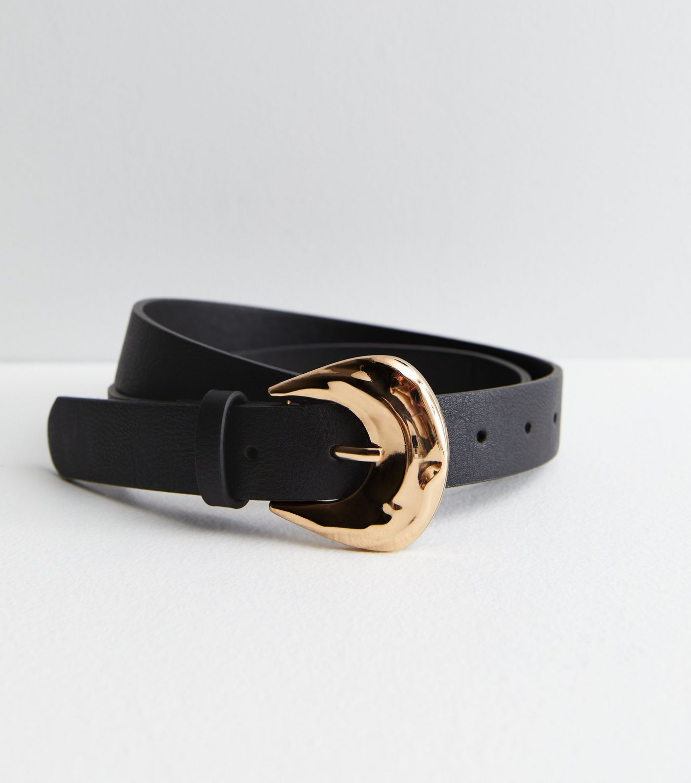 Black Leather-Look Hammered Buckle Belt | New Look | New Look (UK)