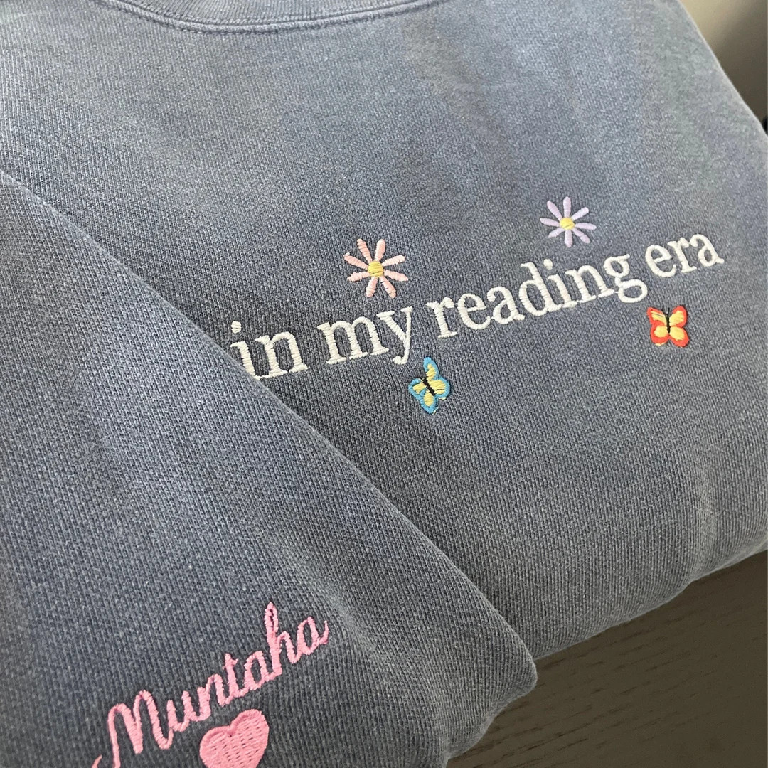Embroidered In My Reading Era Crewneck Sweatshirt, Unisex Comfort Colors Sweatshirt, In My Readin... | Etsy (US)