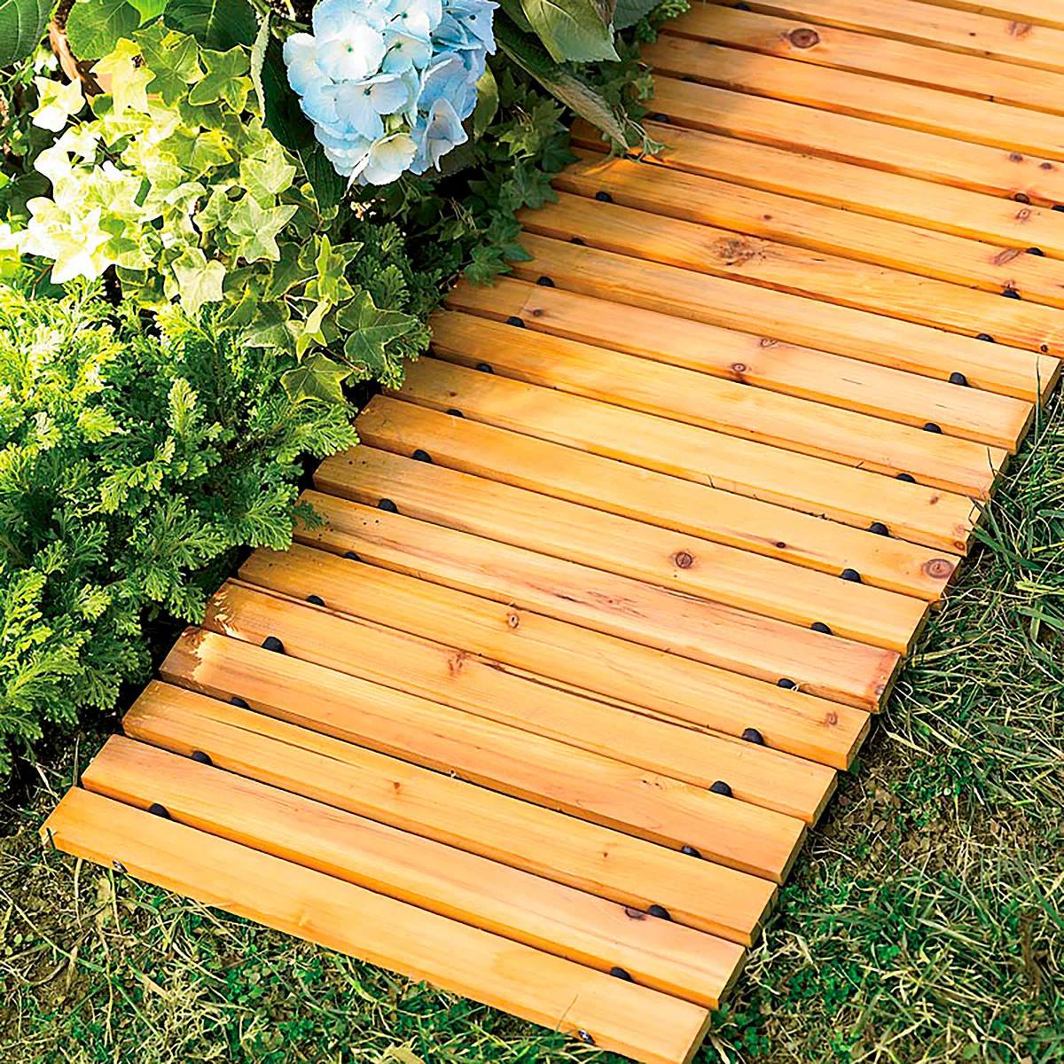 Straight Cedar Pathway | Garden Pathways | Plow & Hearth | Plow & Hearth