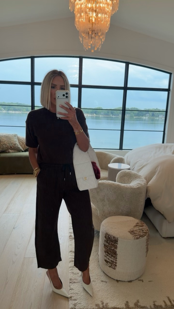 Viral pants in new color/pring for fall! Dress them up or down.. they’re just so good! 🔥🔥🔥