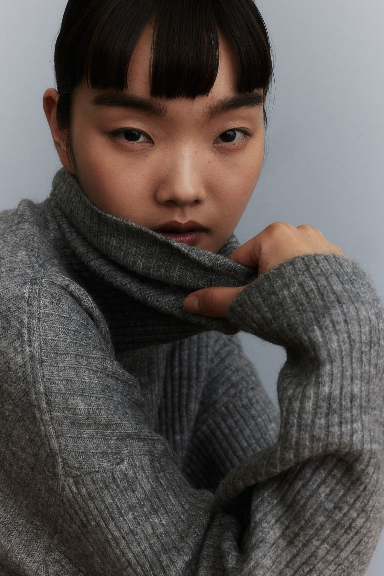 Oversized Turtleneck Sweater | H&M (US + CA)