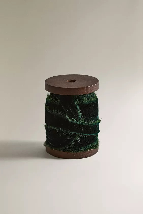 FRAYED VELVET CHRISTMAS GIFT WRAPPING RIBBON | Zara US