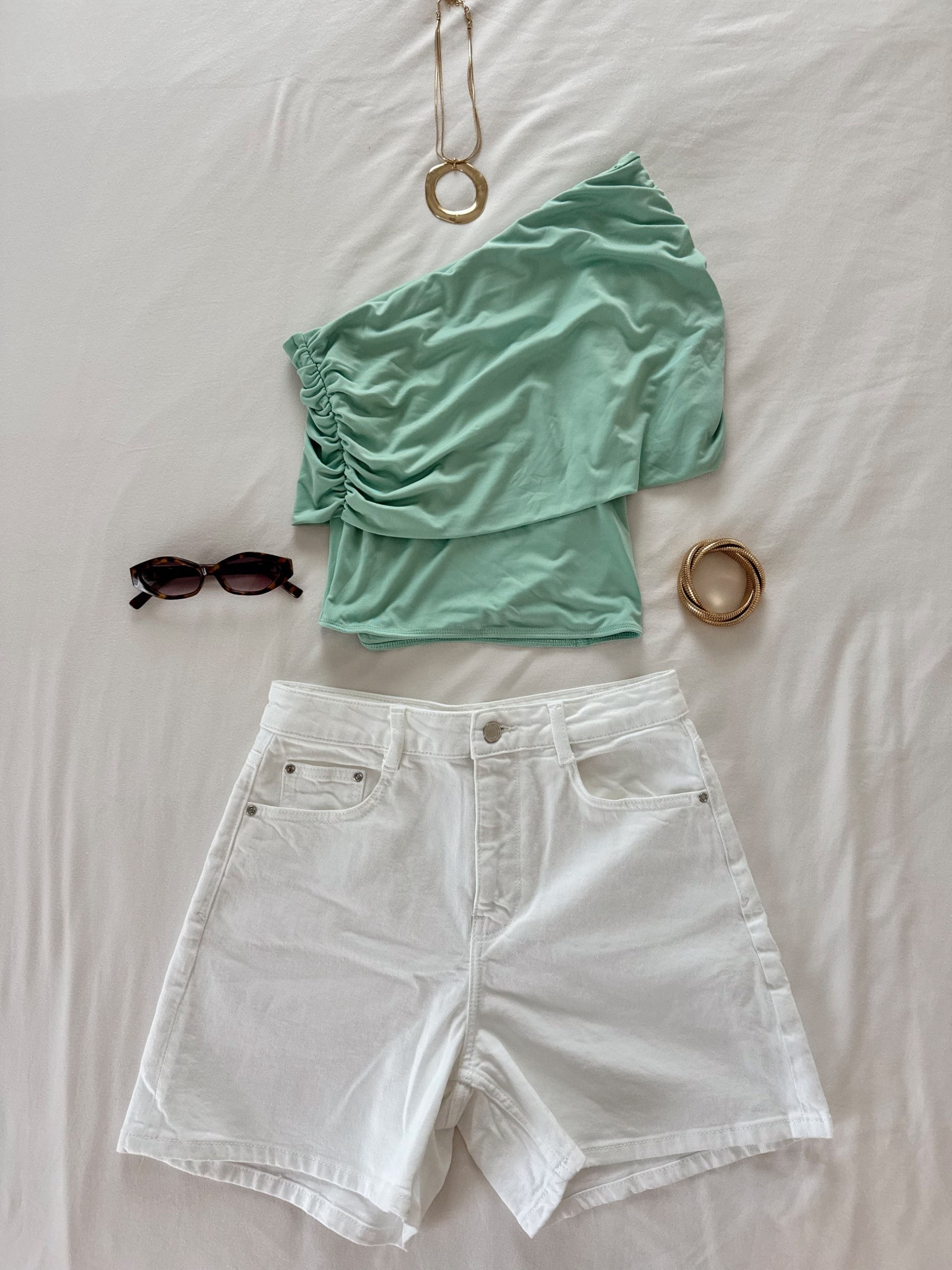 WHAT IM PACKING FOR VACAY🌴 mom shorts are ZARA! ref code: 7223/027 
